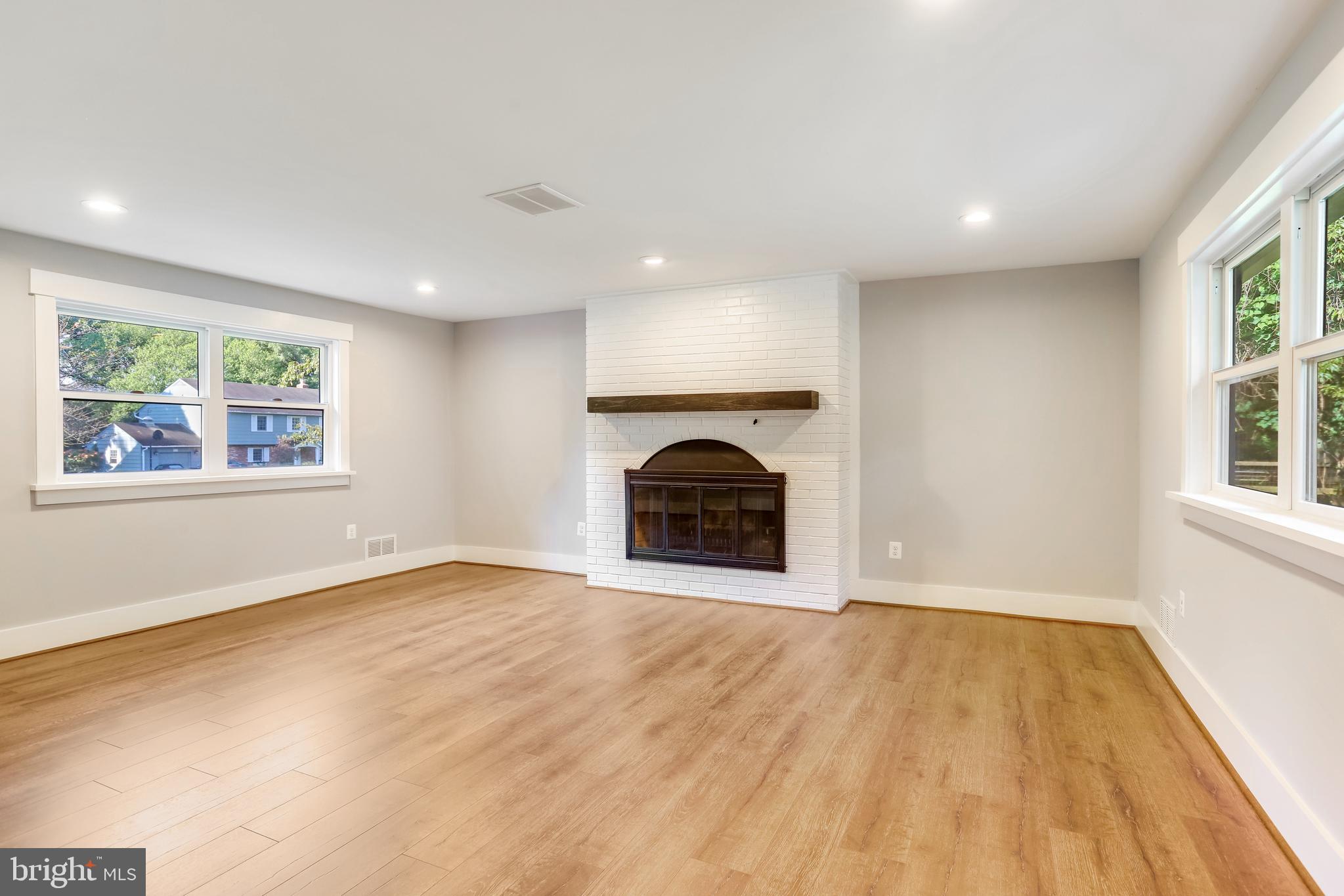 WILLIAMSBURG VILLAGE - Residential