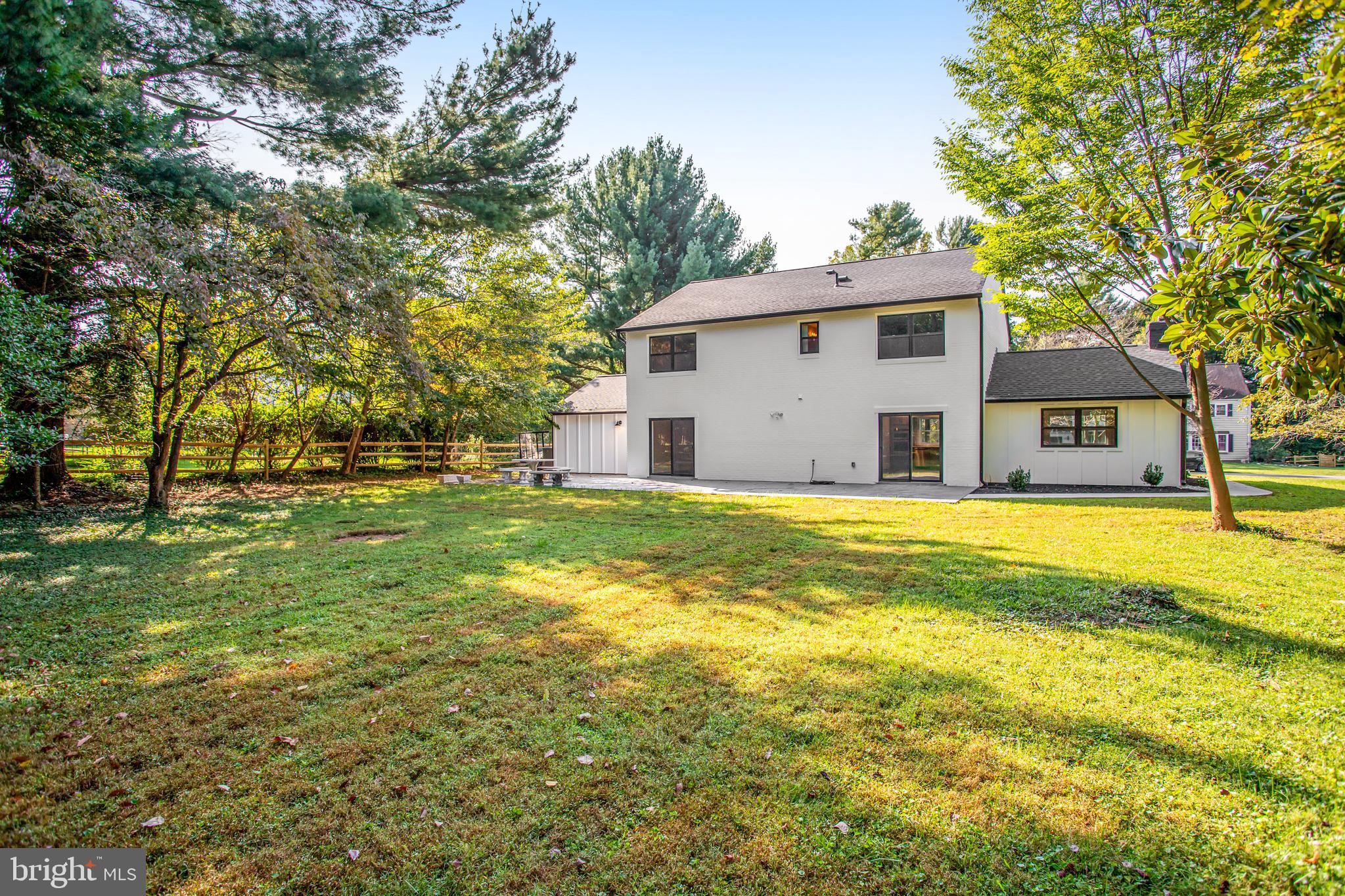 WILLIAMSBURG VILLAGE - Residential