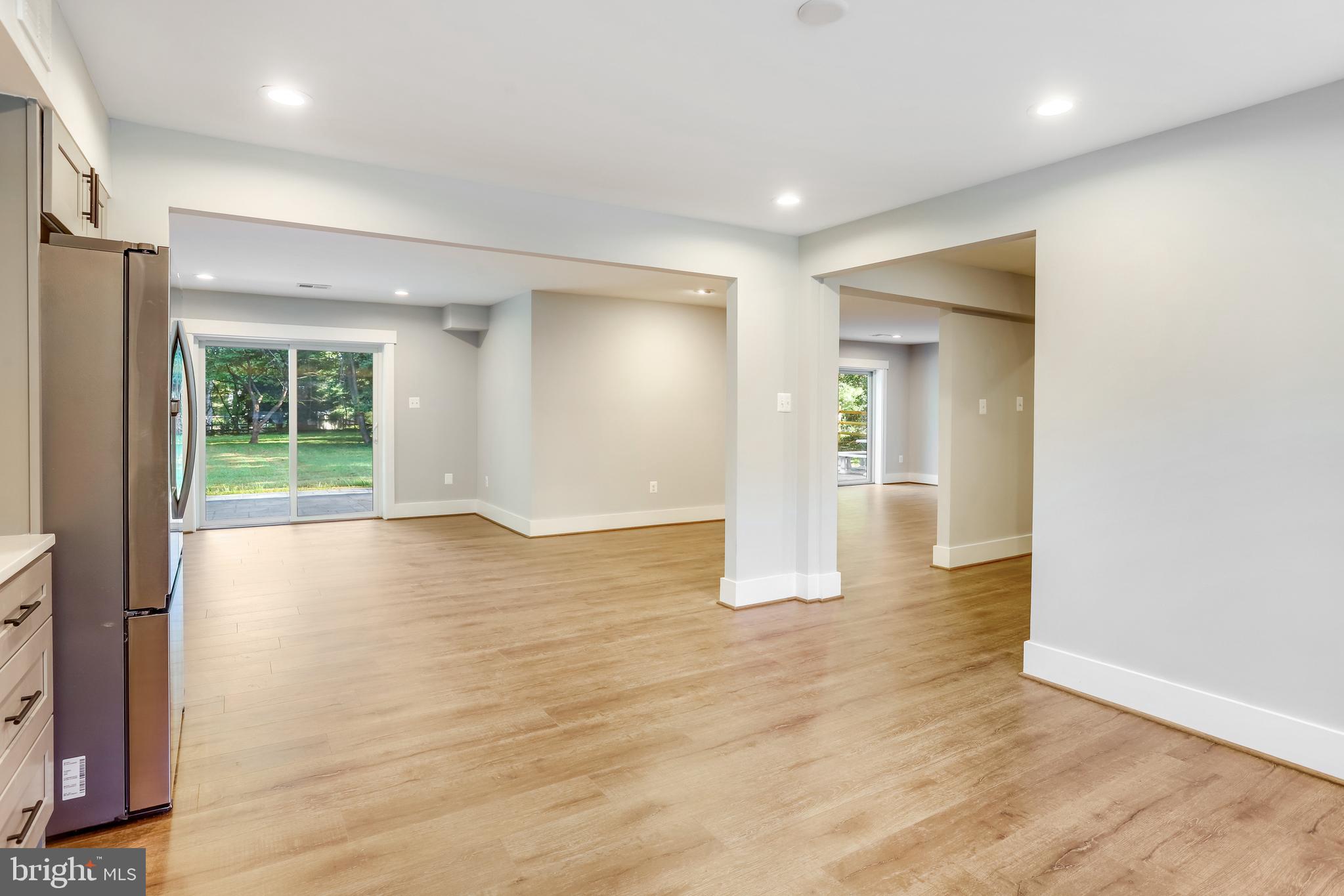 WILLIAMSBURG VILLAGE - Residential