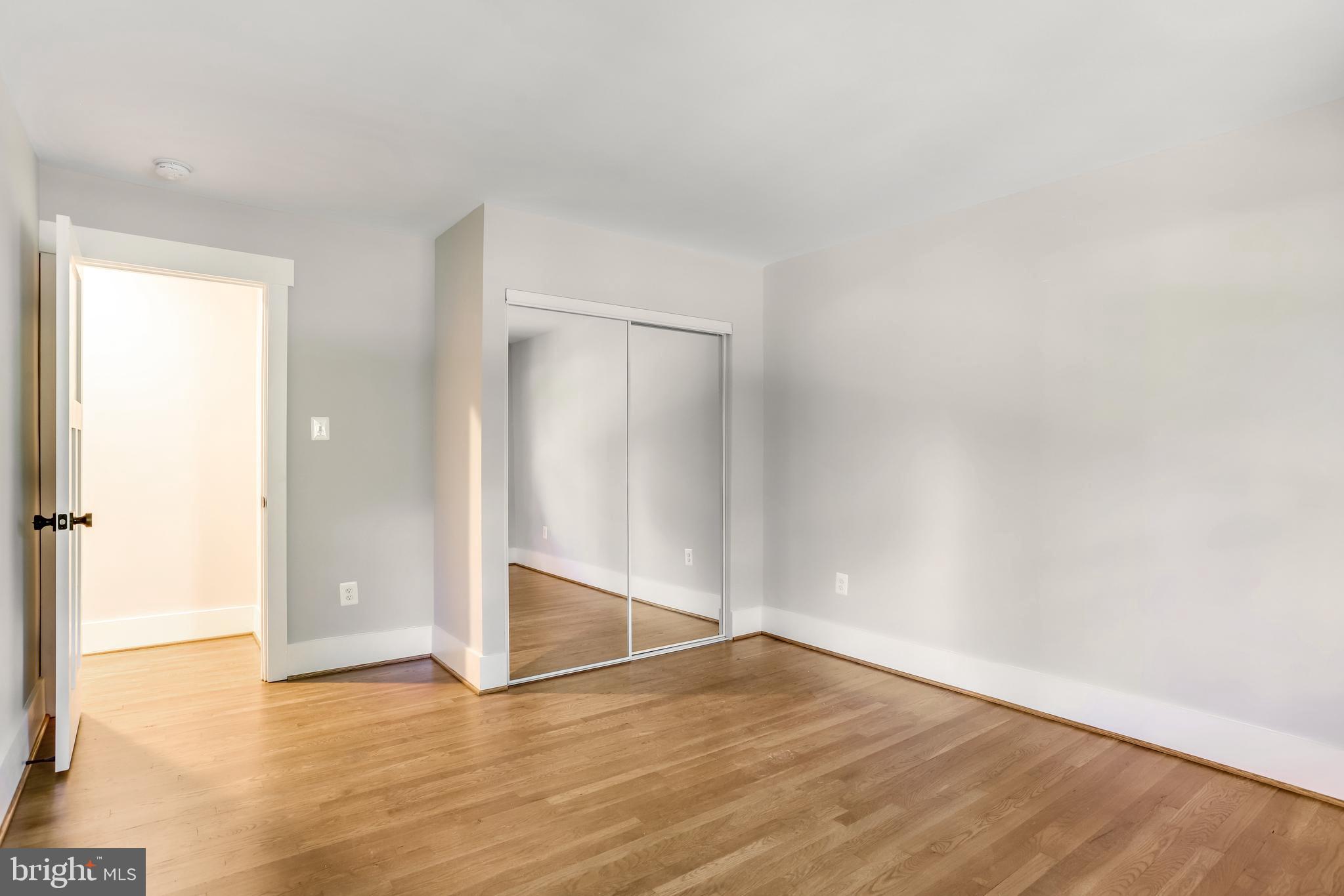 WILLIAMSBURG VILLAGE - Residential