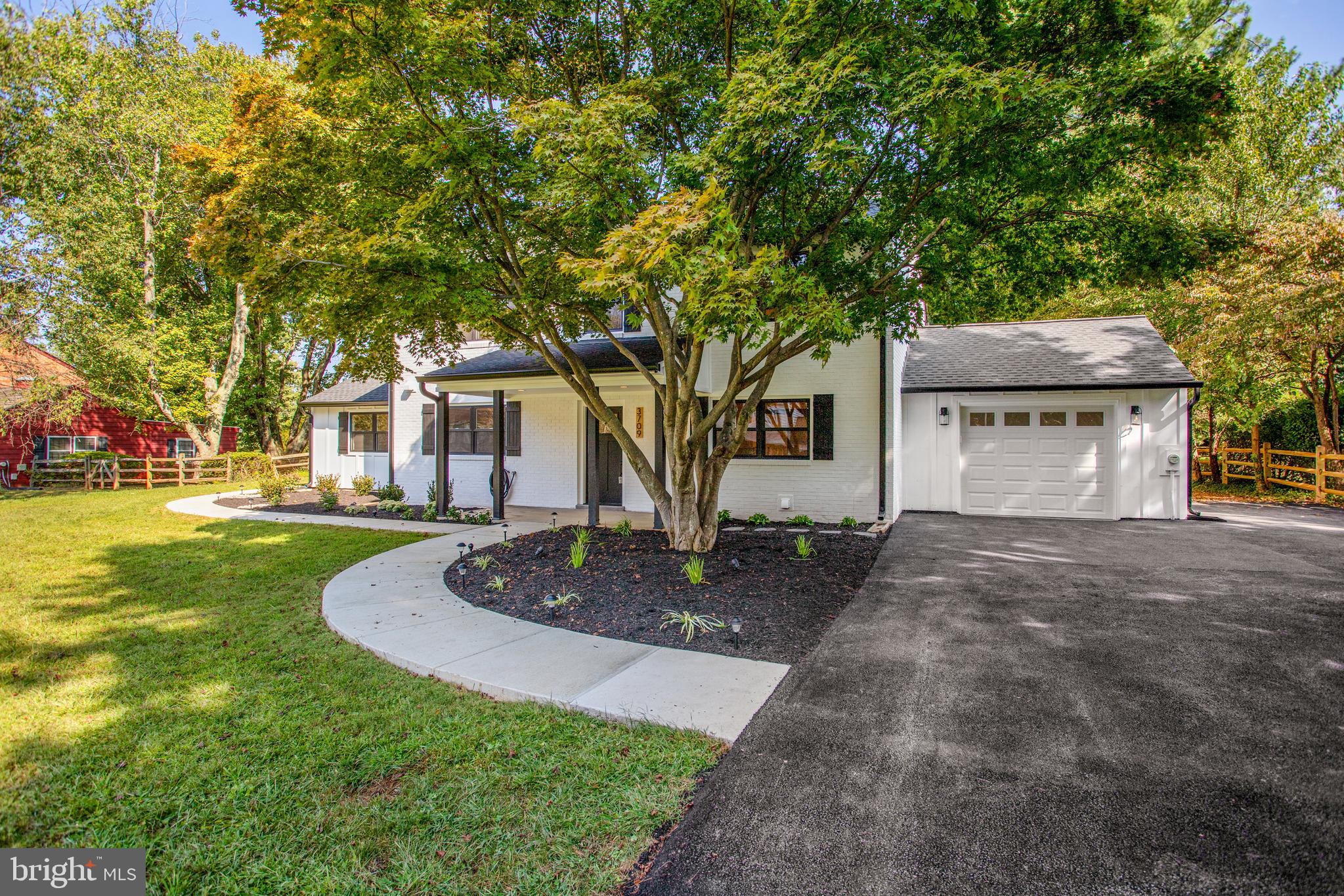 WILLIAMSBURG VILLAGE - Residential