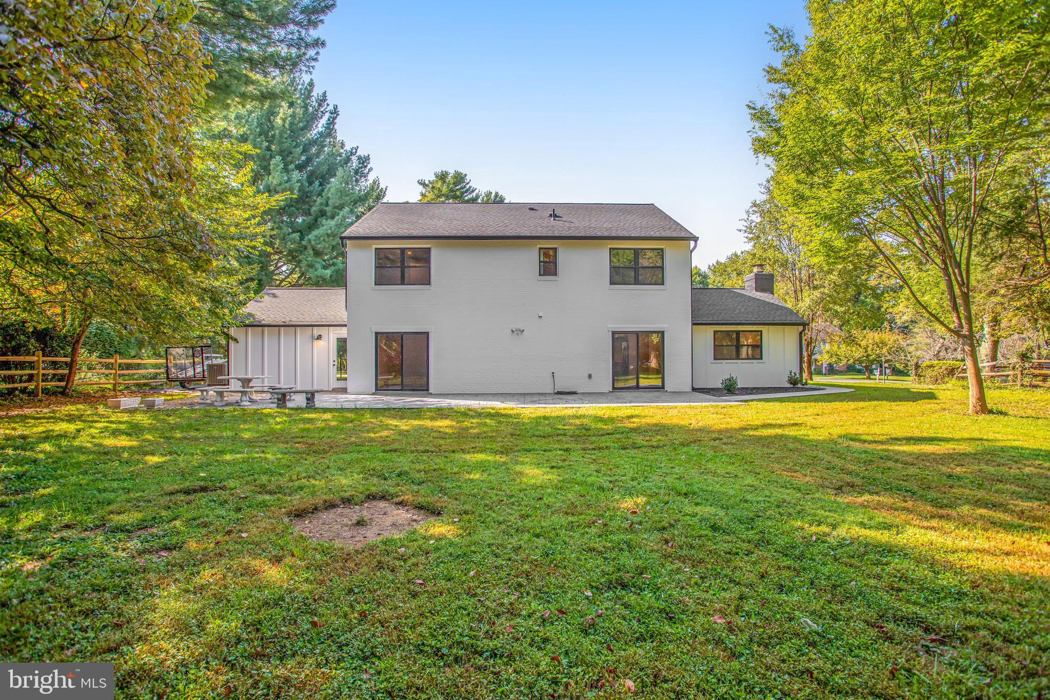 WILLIAMSBURG VILLAGE - Residential