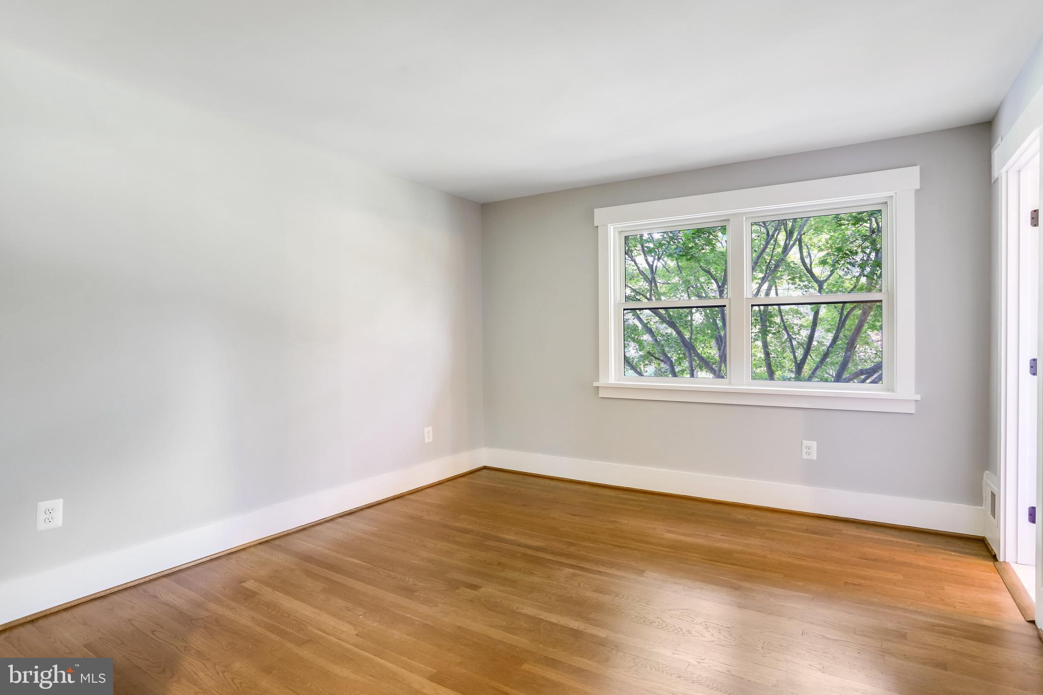 WILLIAMSBURG VILLAGE - Residential