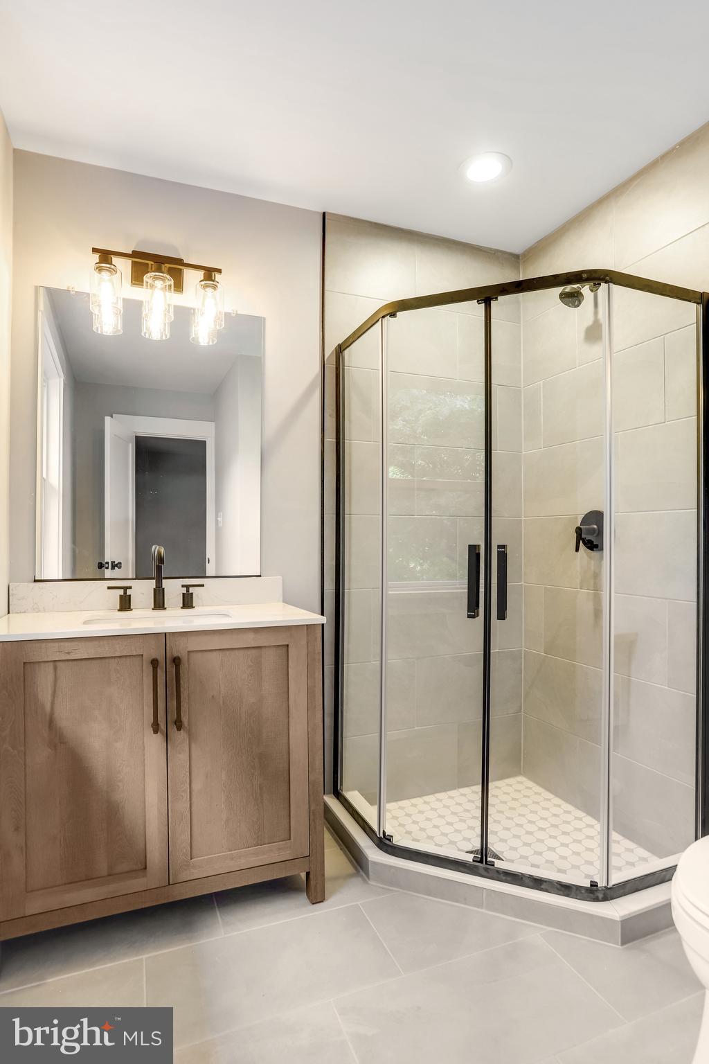 WILLIAMSBURG VILLAGE - Residential