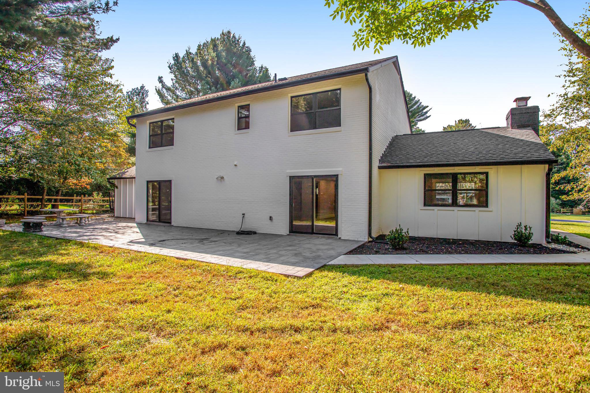 WILLIAMSBURG VILLAGE - Residential