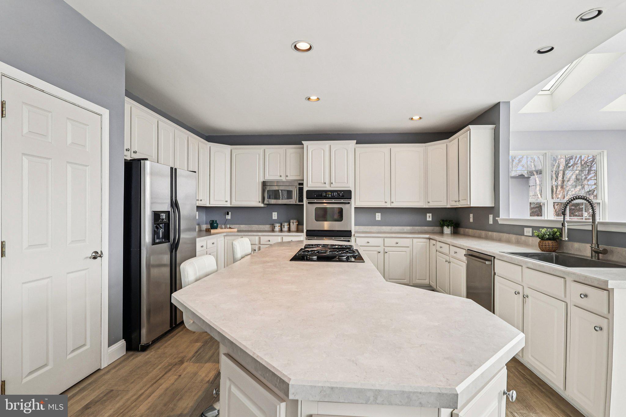 HIGH MEADOW - Residential