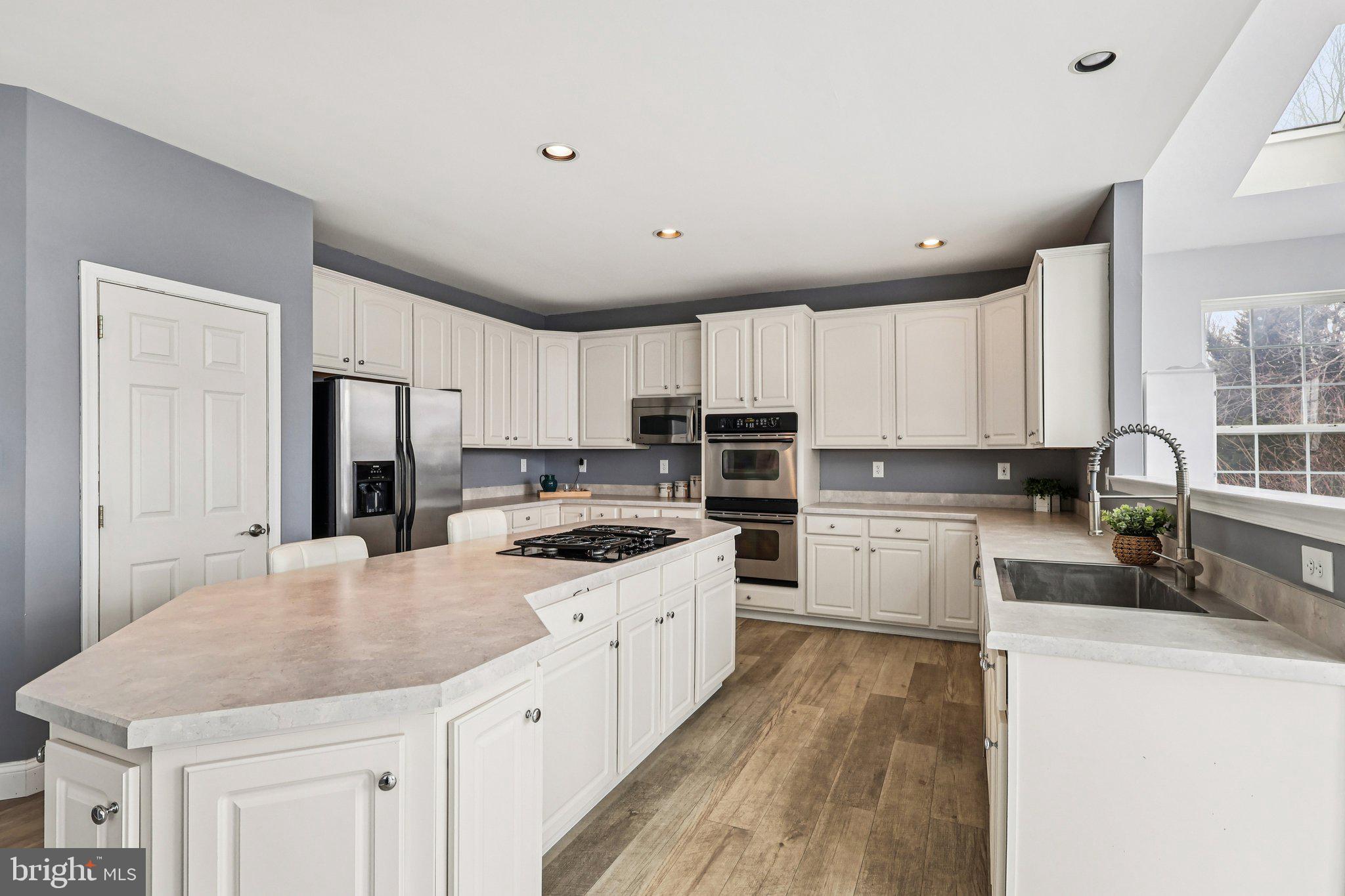 HIGH MEADOW - Residential