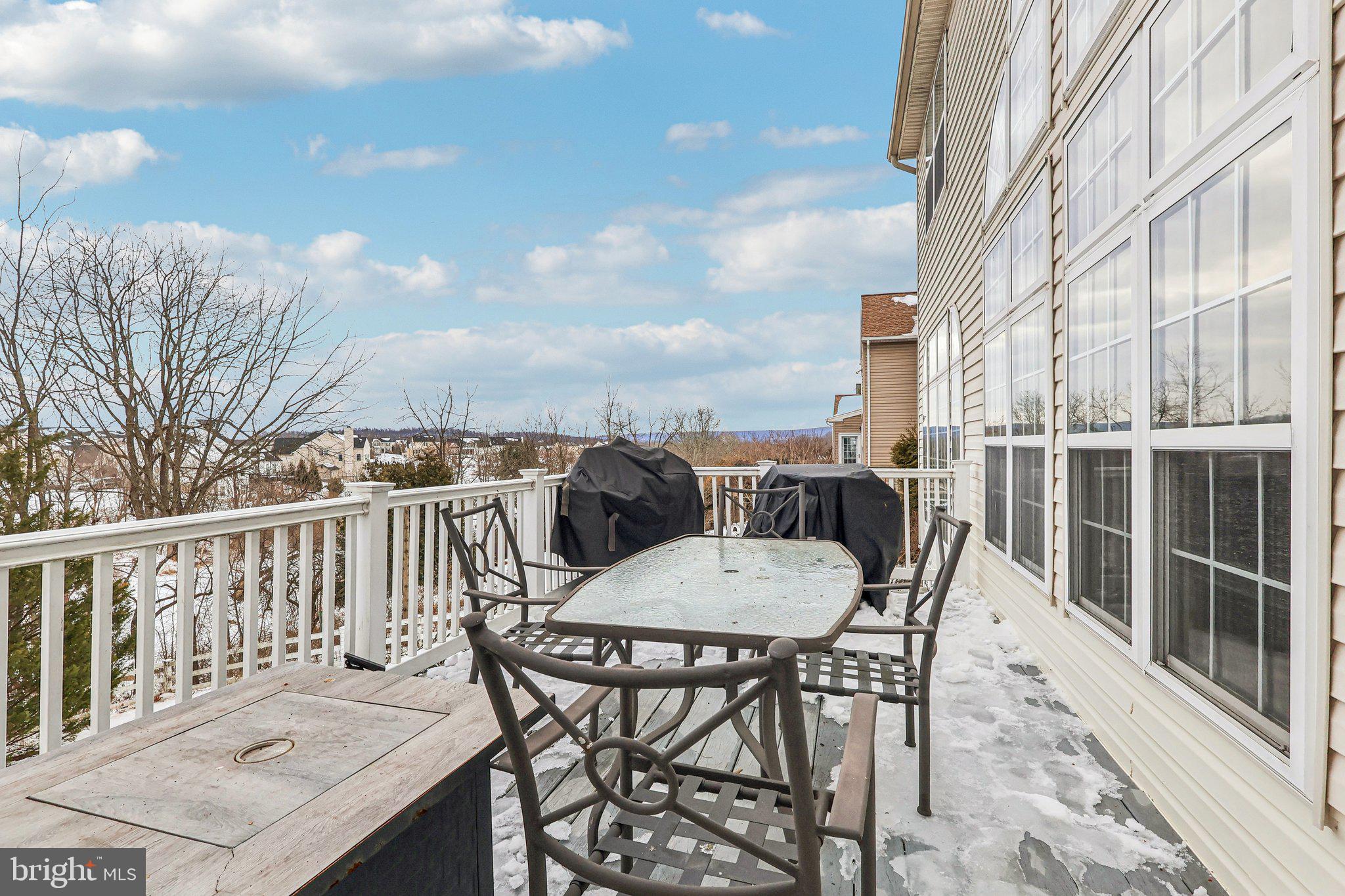 HIGH MEADOW - Residential