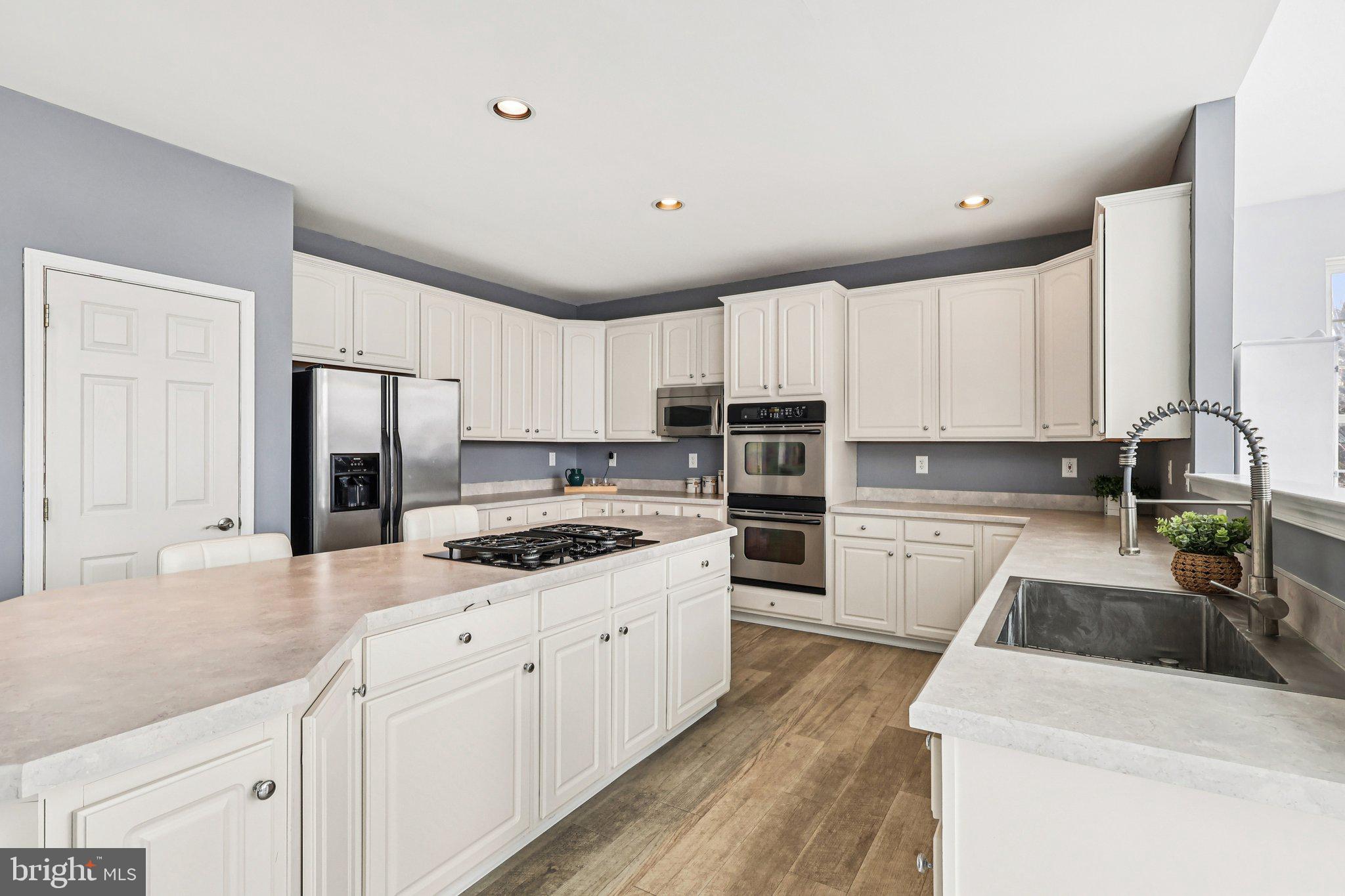 HIGH MEADOW - Residential