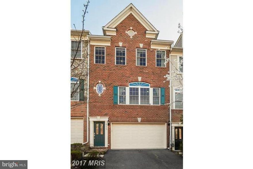 Beautiful bright townhouse in Lowes Island w/3BR, 2 Half & 2Fullbath, 2 Car garage.  Hardwood floors in family room, Granite tops, SS Appliances, tile backsplash, stone surrounding fireplace, Pre-wired for basement surround. Walk distance to Trump National Golf Club and Shops/restaurants.