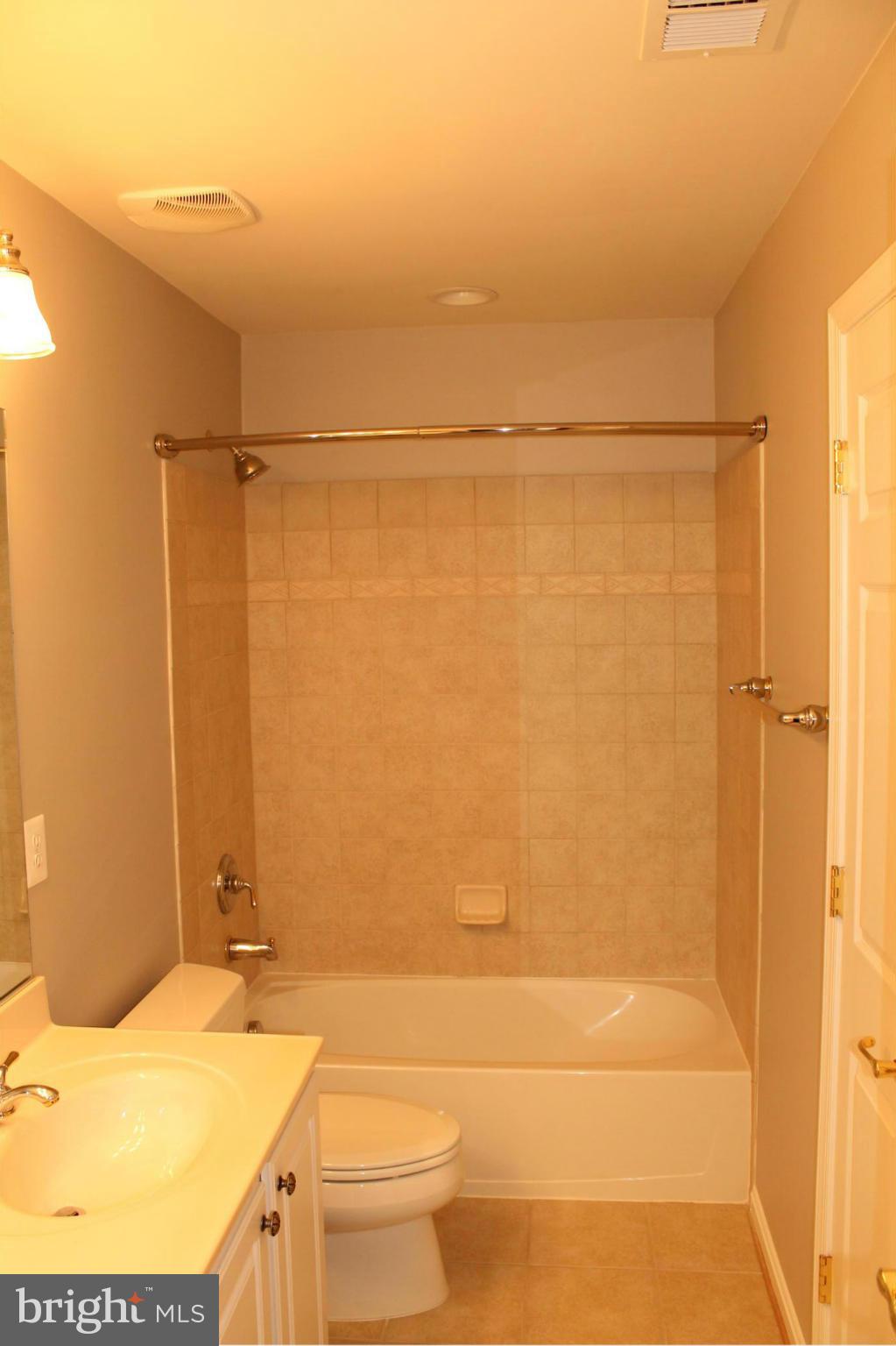 CASCADES - Residential Lease