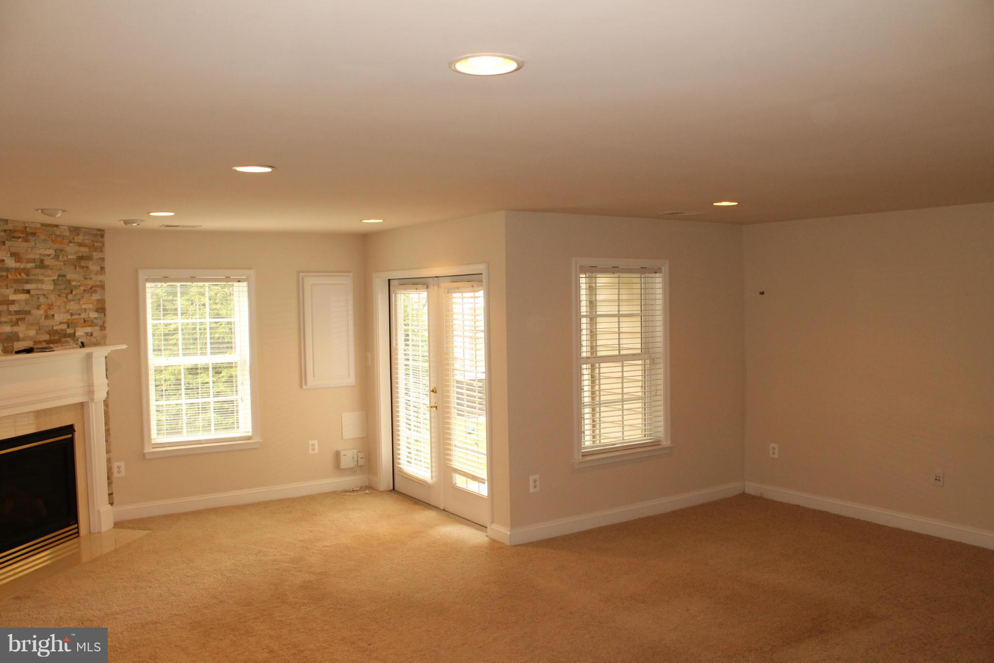 CASCADES - Residential Lease