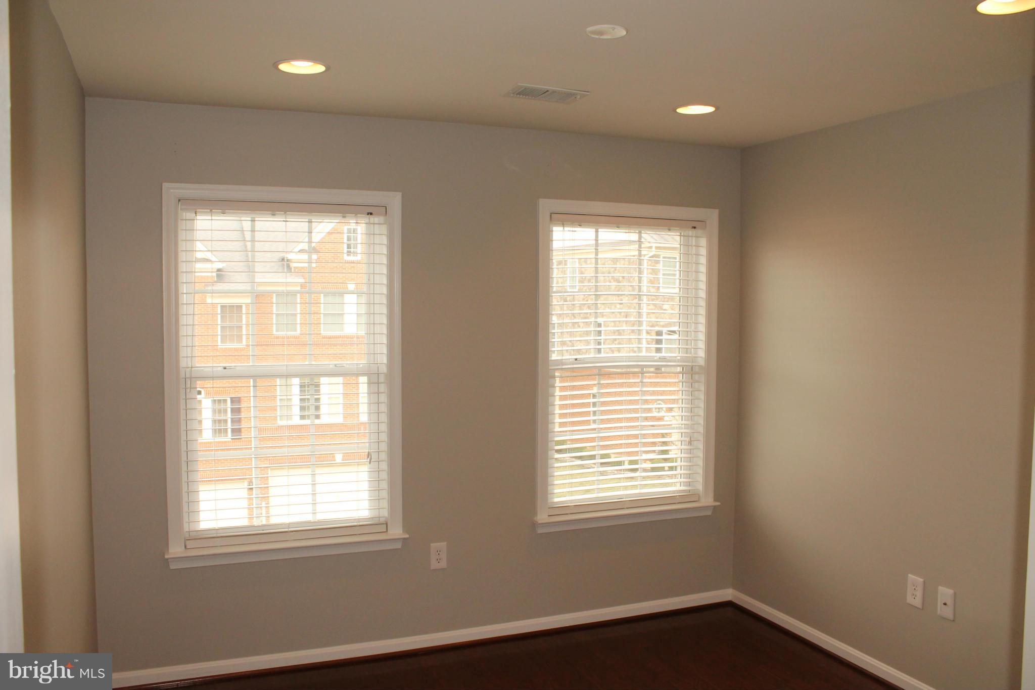 CASCADES - Residential Lease