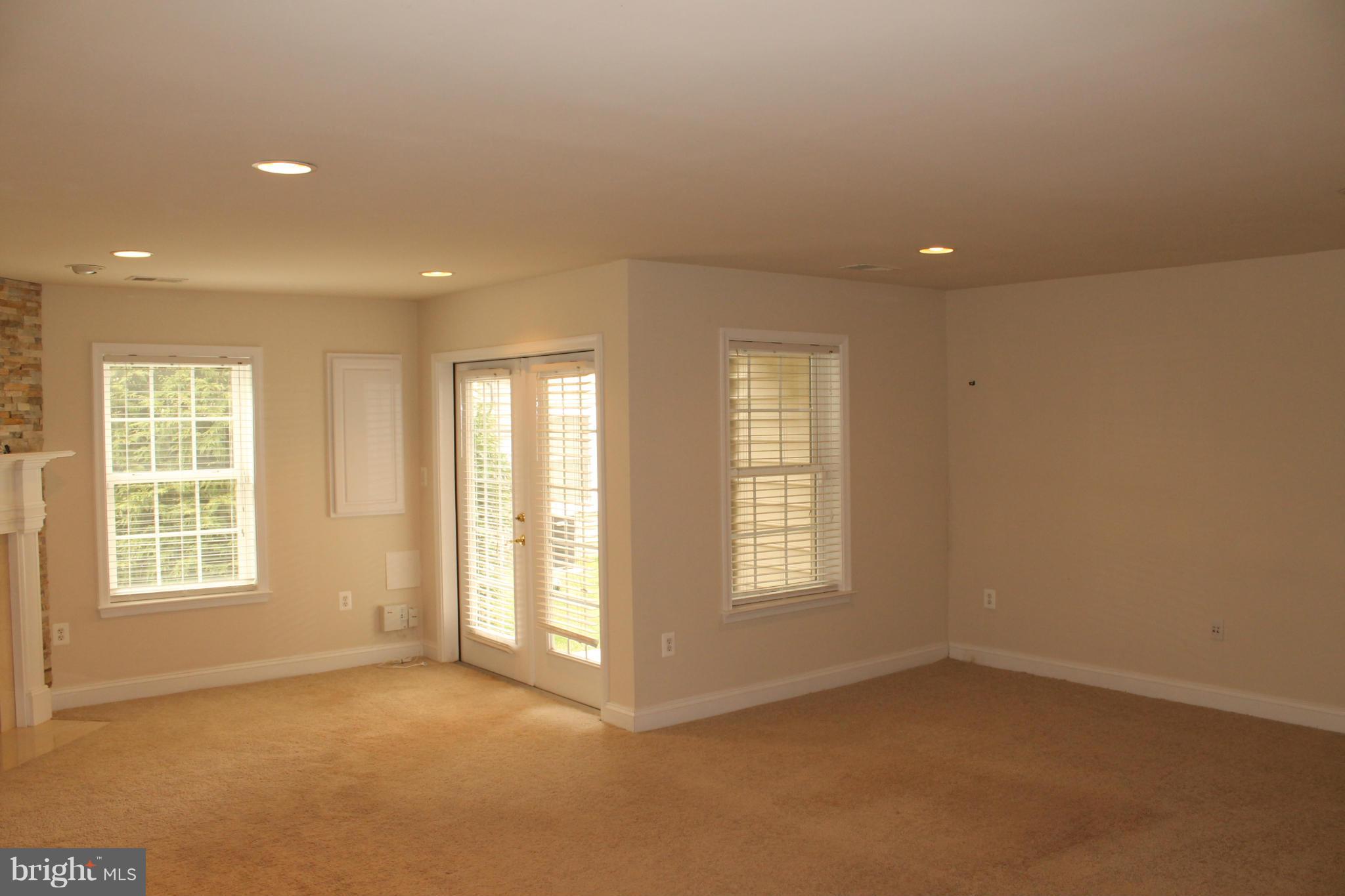 CASCADES - Residential Lease