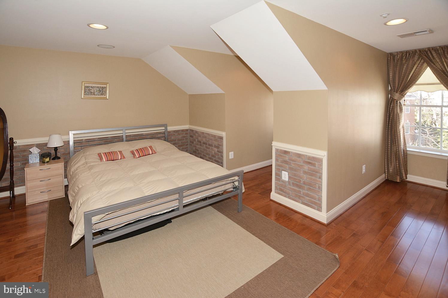 QUAKER RIDGE - Residential