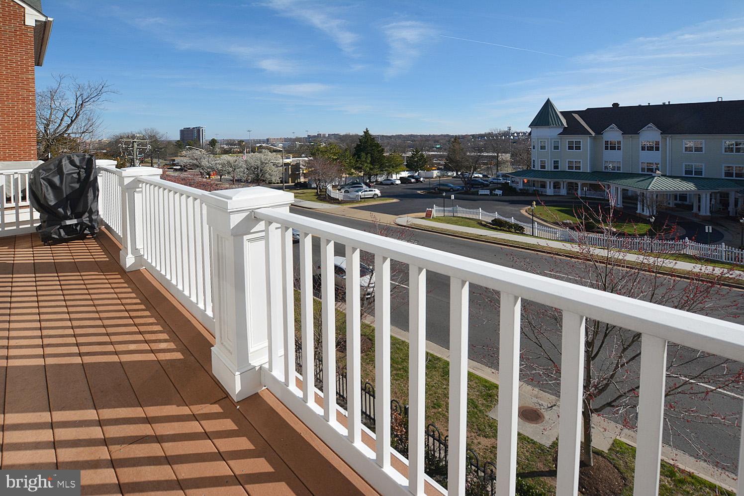 QUAKER RIDGE - Residential