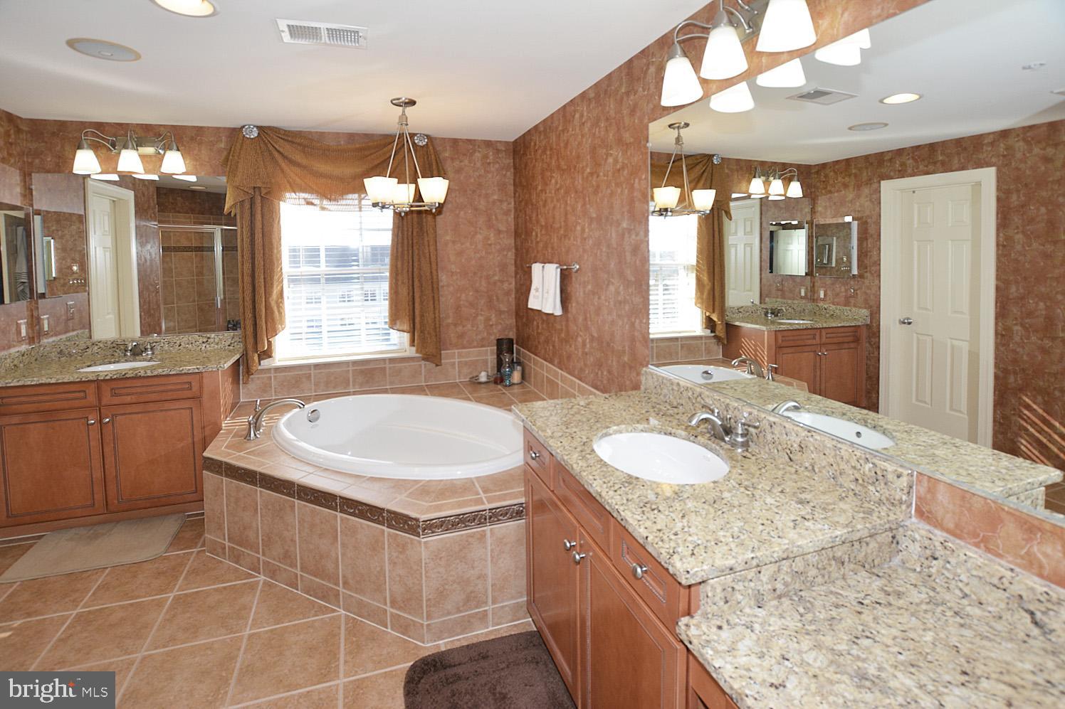 QUAKER RIDGE - Residential