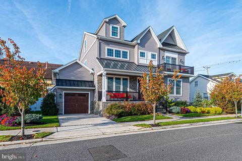 Homes For Sale - 420 N Delavan Avenue<br/> MARGATE CITY, NJ 08402