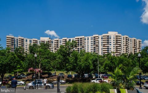 Photo of 1101 S Arlington Ridge Road #1109, ARLINGTON, VA 22202 (MLS # VAAR2074946)