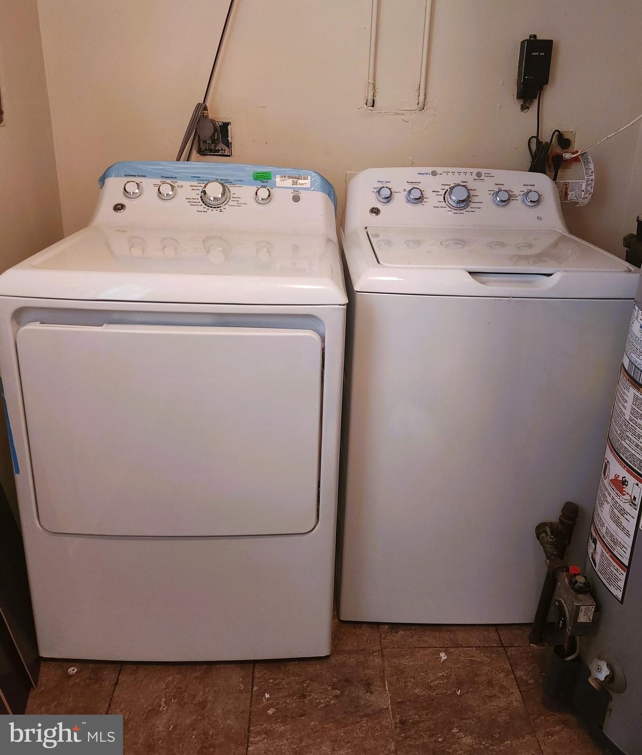 CLINTON WOODS - Residential Lease