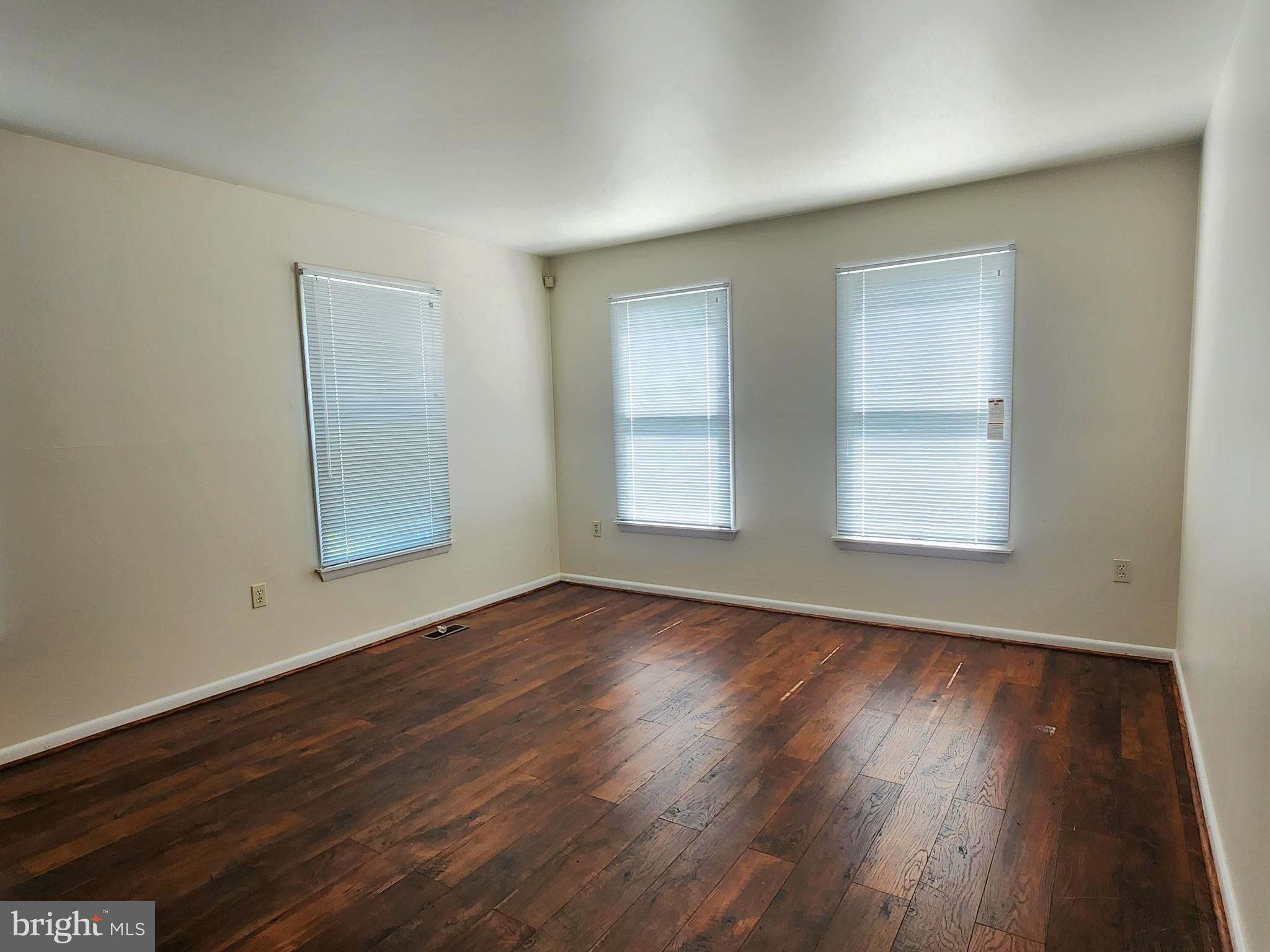 CLINTON WOODS - Residential Lease