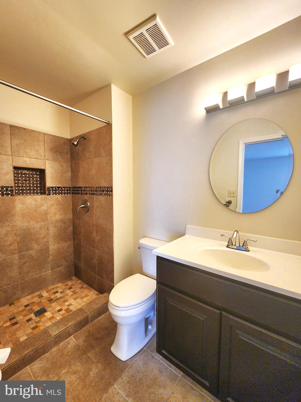 CLINTON WOODS - Residential Lease