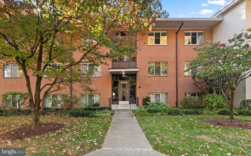 Prime Location Condo – Convenient & Flexible Lease Options!  This condo is ideally situated in a highly desirable area with unbeatable convenience.   Bus stop right in front of the unit,  Metro Station just across the street, Easy access to I-495 – less than 2 minutes away,  Close to grocery stores, restaurants, and only a short drive to Washington, D.C.   Includes 2 dedicated parking spots per household, Ample guest parking available,  Short-term lease options available.   Don’t miss out on this opportunity to live in a location that offers both comfort and connectivity. Contact us for more details or to schedule a viewing!