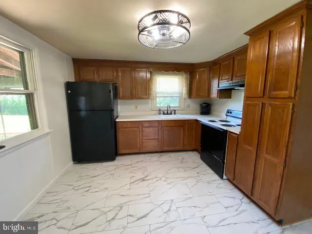 Pottstown, Pennsylvania 19465, United States, 4 Bedrooms Bedrooms, ,1 BathroomBathrooms,Residential,Pending,186692