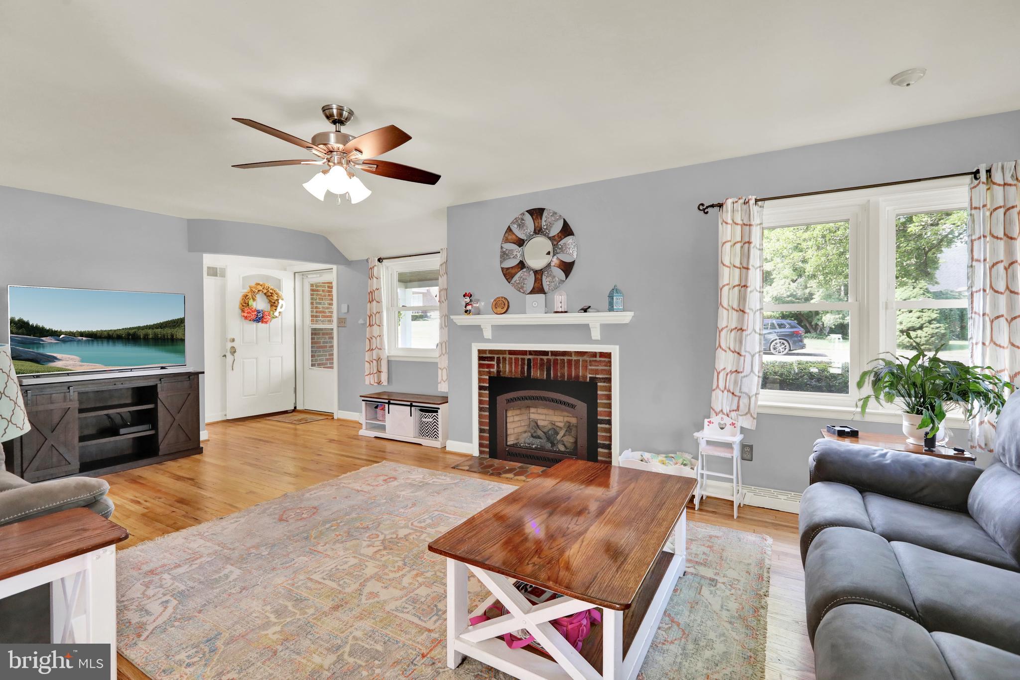 211 OPAL AVENUE