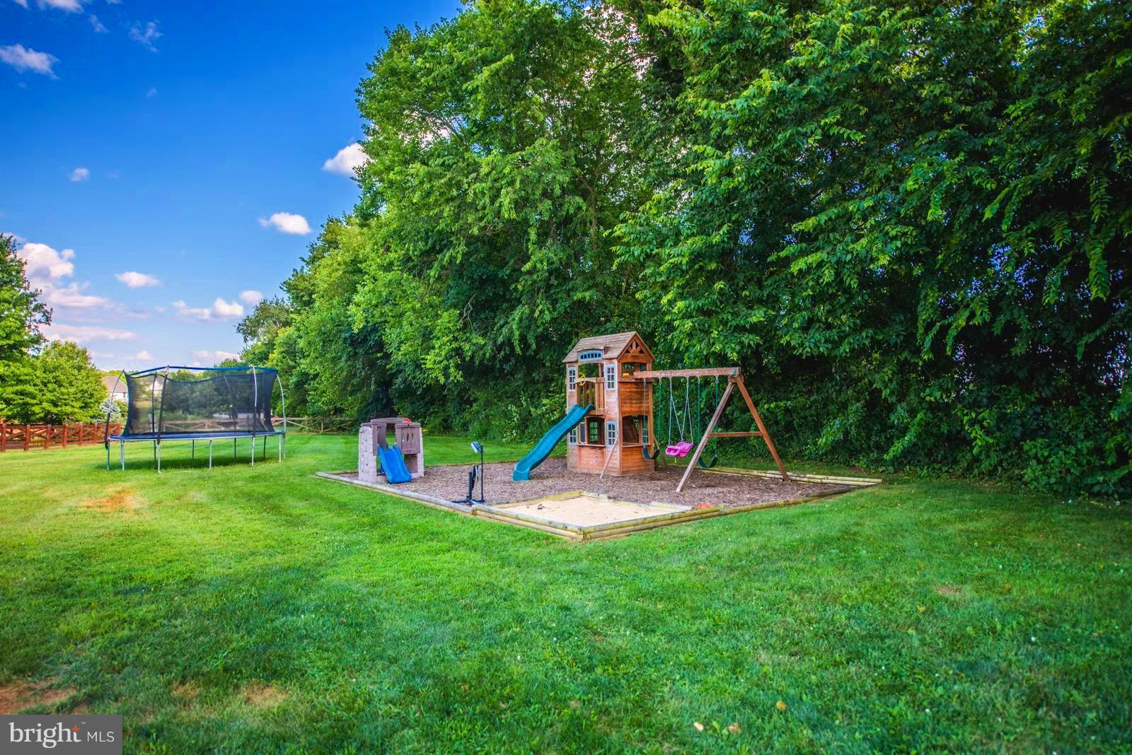 MEADOW BROOK - Residential