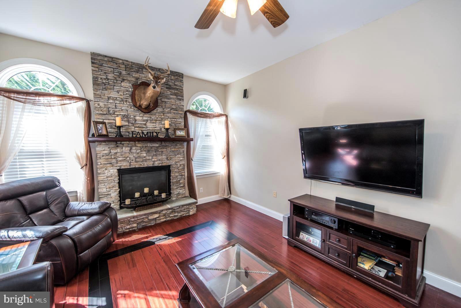 MEADOW BROOK - Residential