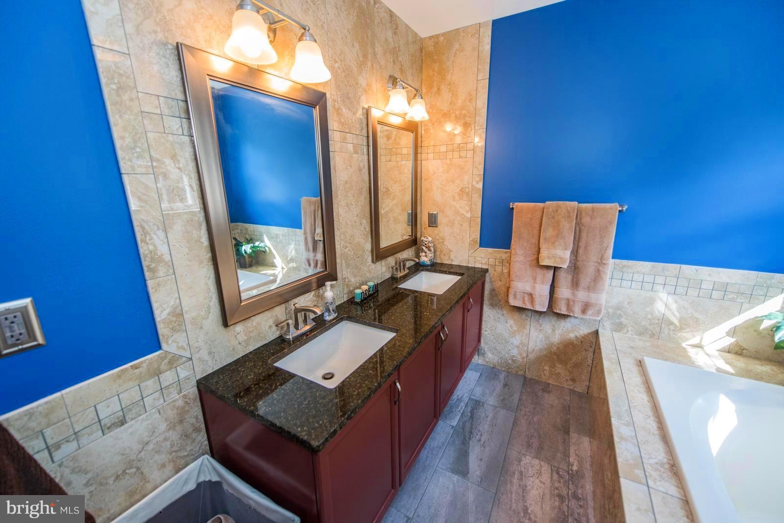 MEADOW BROOK - Residential