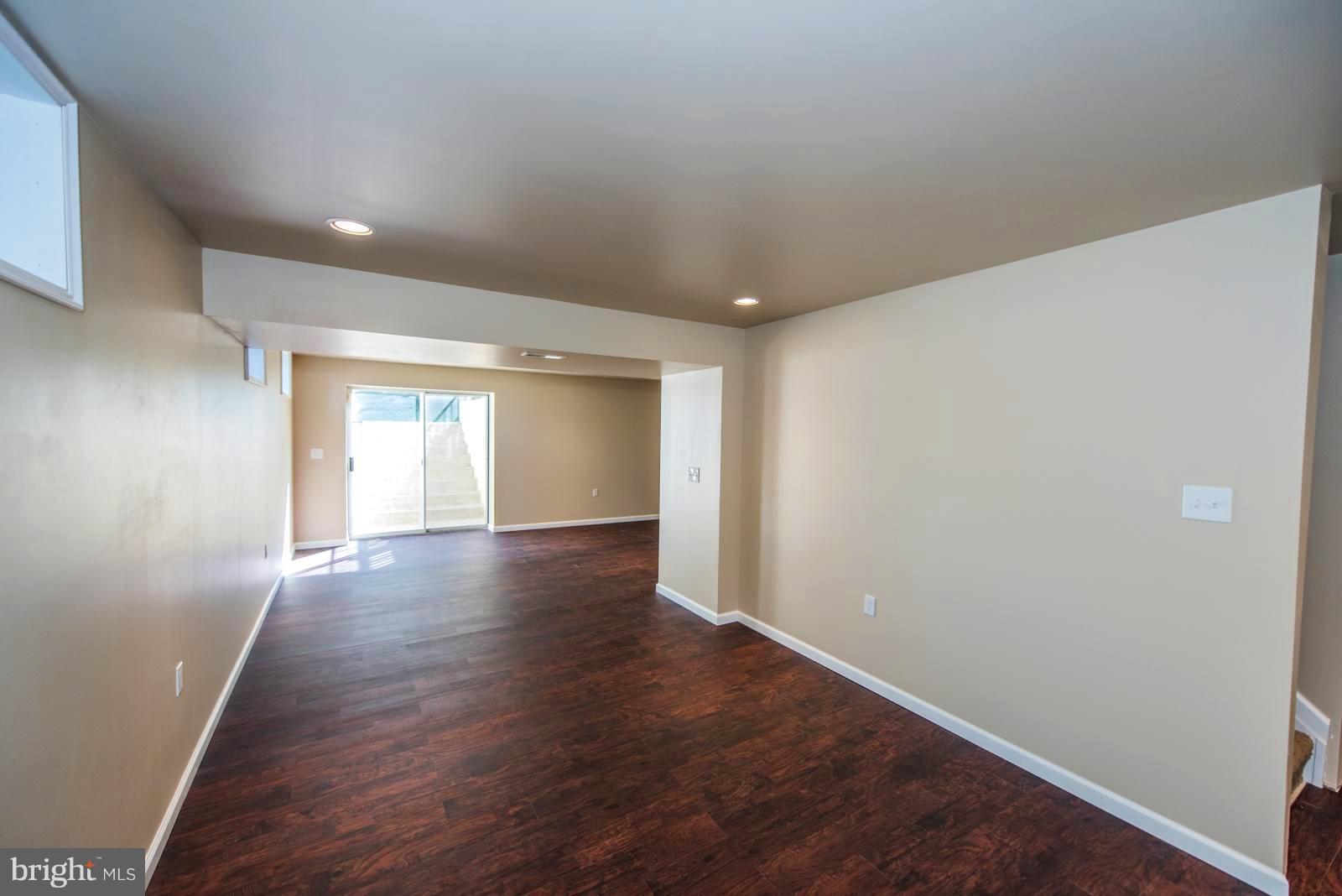 MEADOW BROOK - Residential