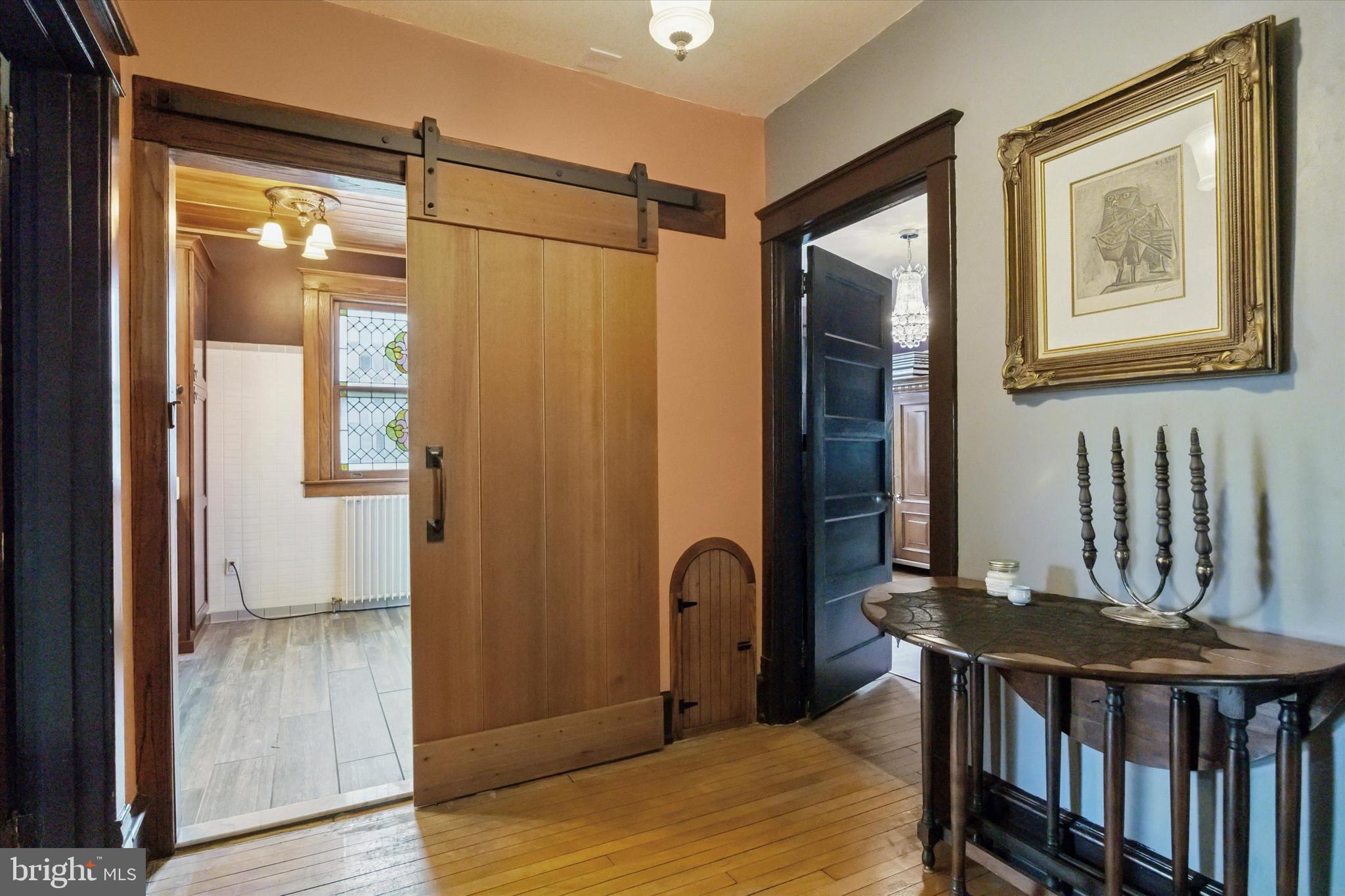 EAST OAK LANE - Residential