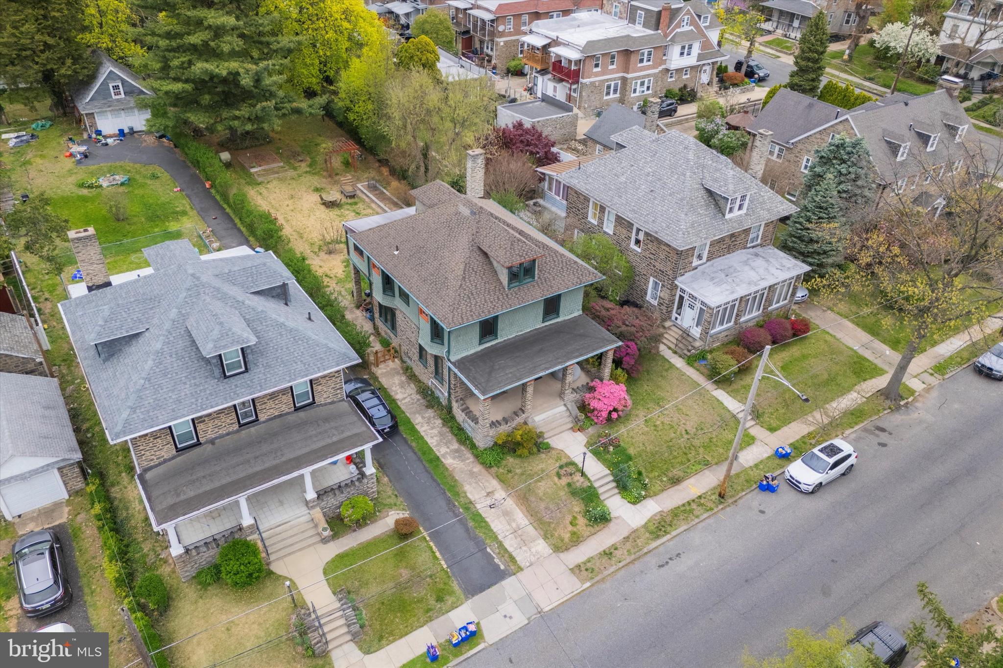 EAST OAK LANE - Residential