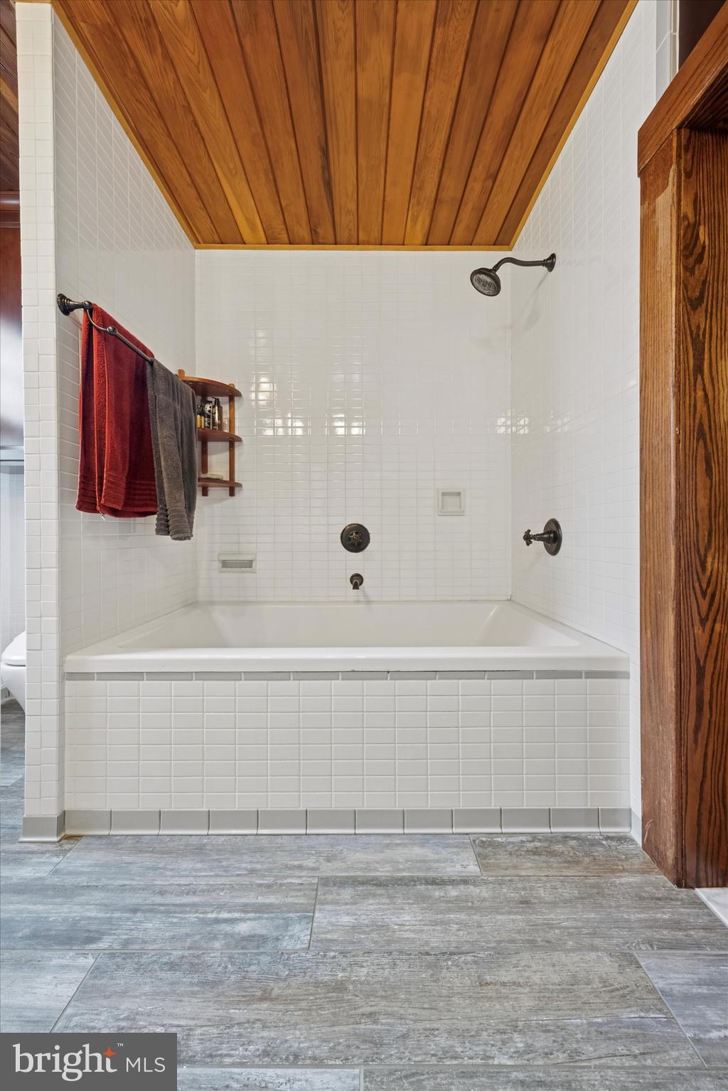 EAST OAK LANE - Residential