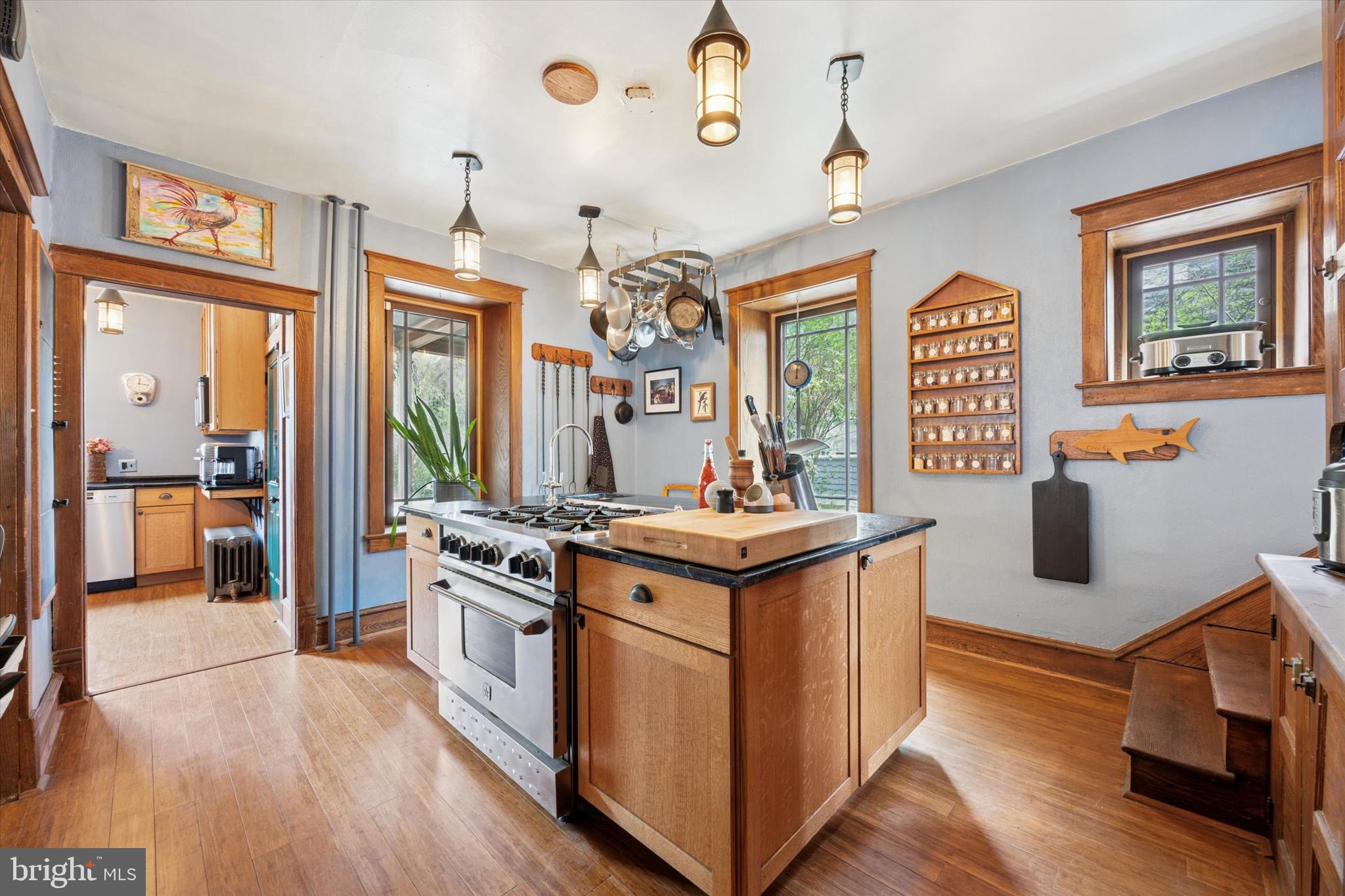 EAST OAK LANE - Residential