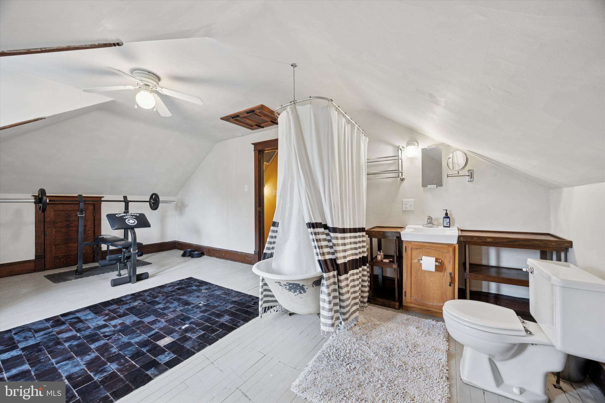 EAST OAK LANE - Residential