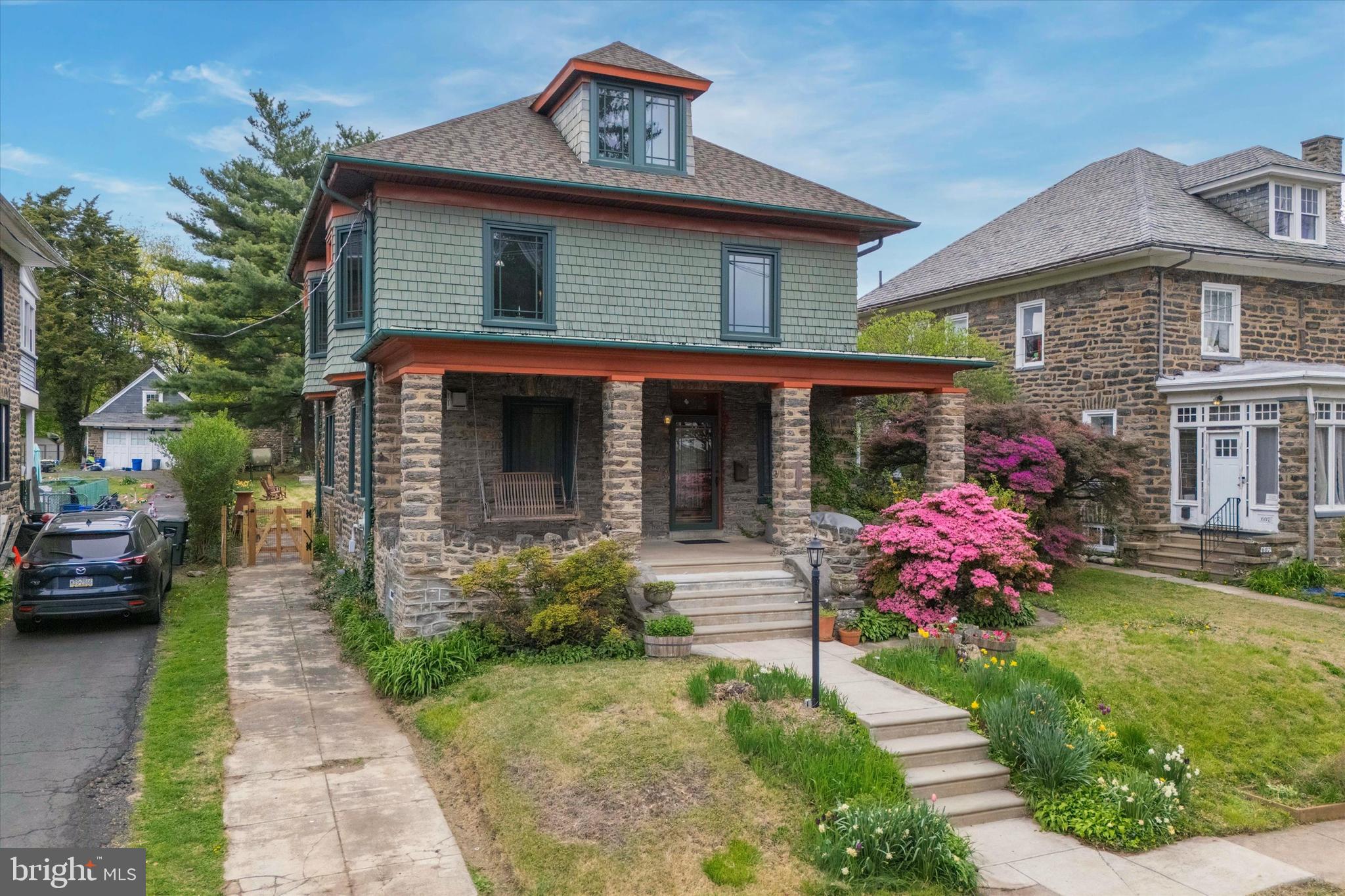 EAST OAK LANE - Residential