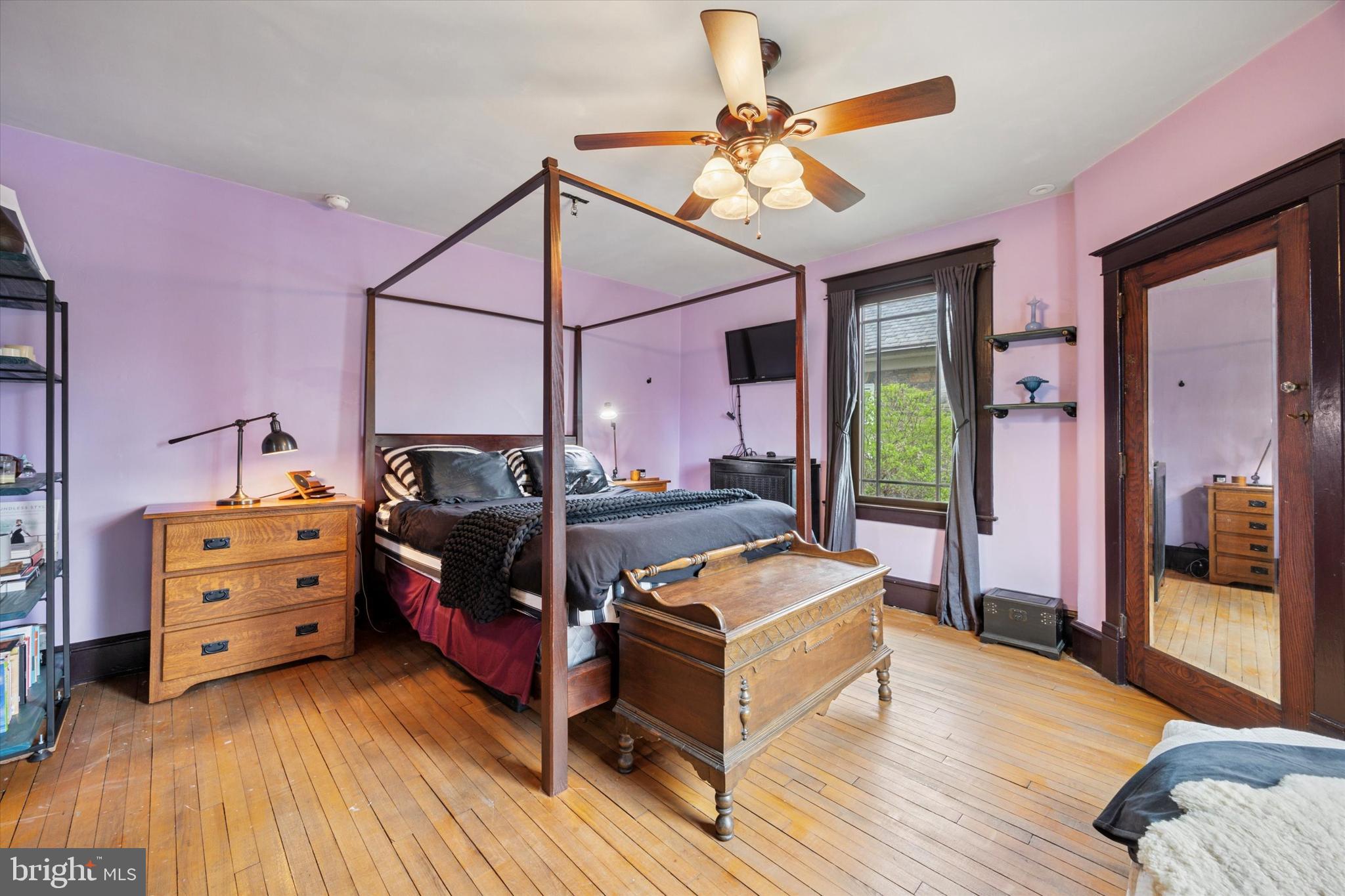 EAST OAK LANE - Residential