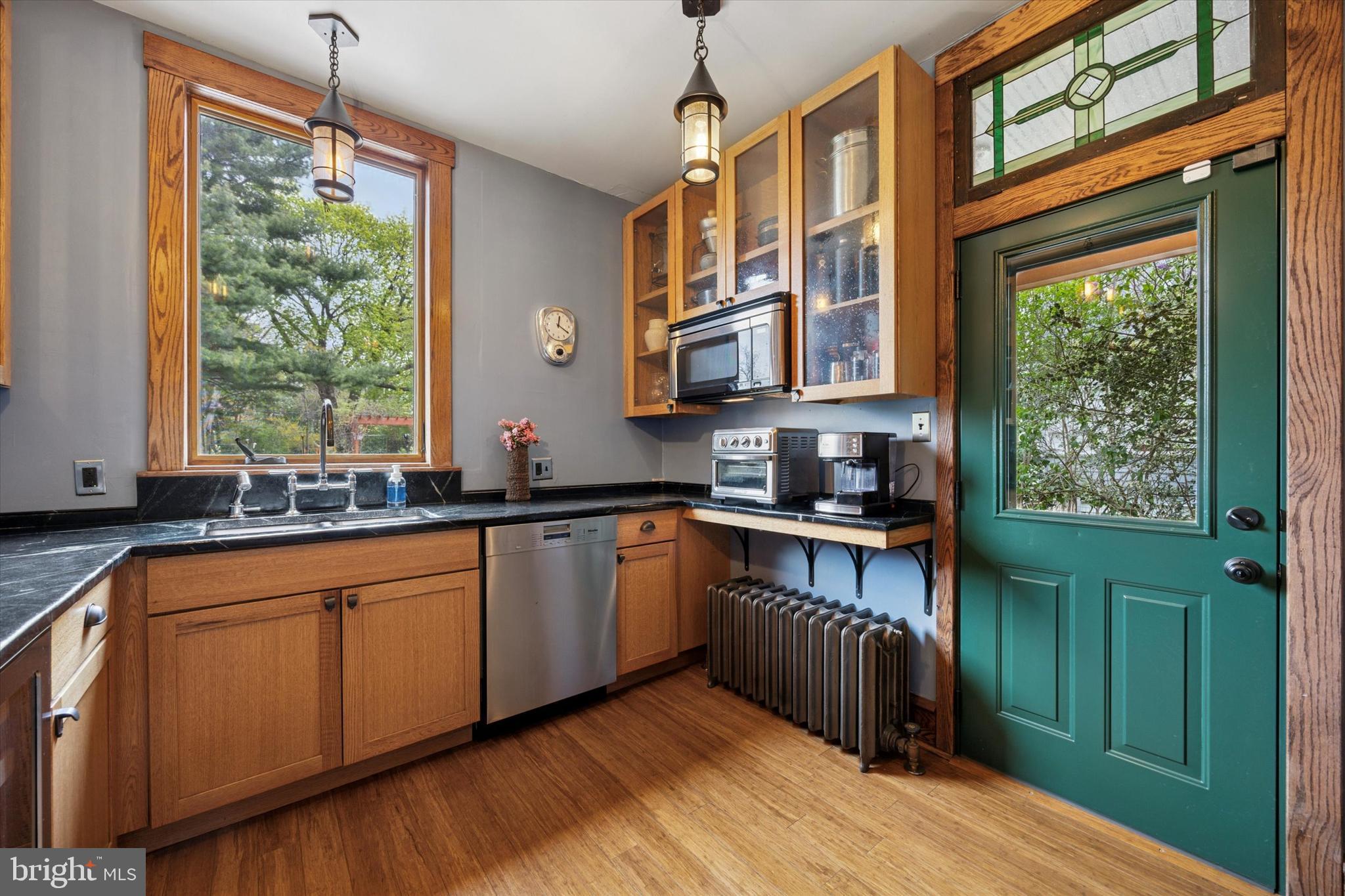 EAST OAK LANE - Residential