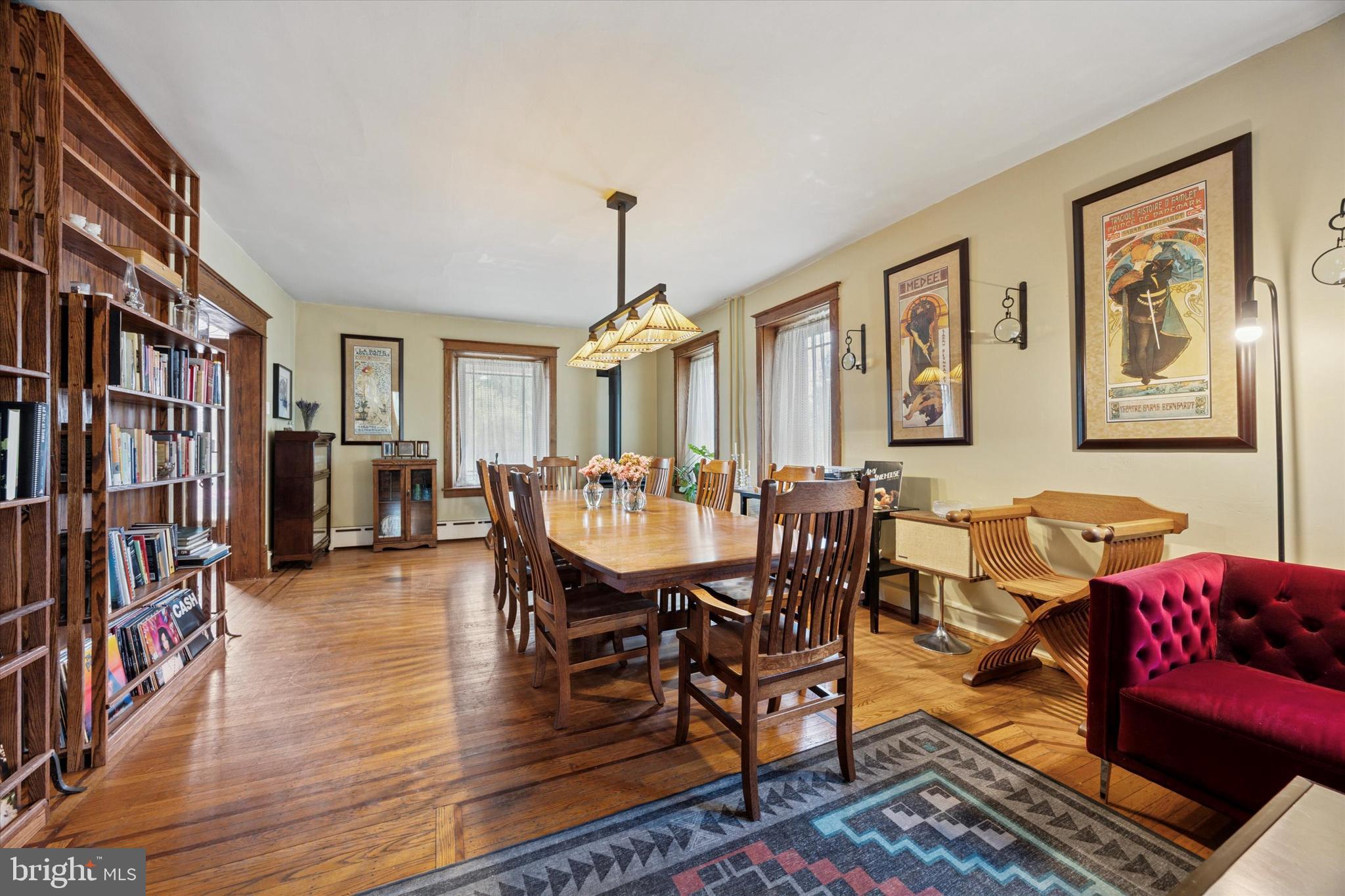 EAST OAK LANE - Residential