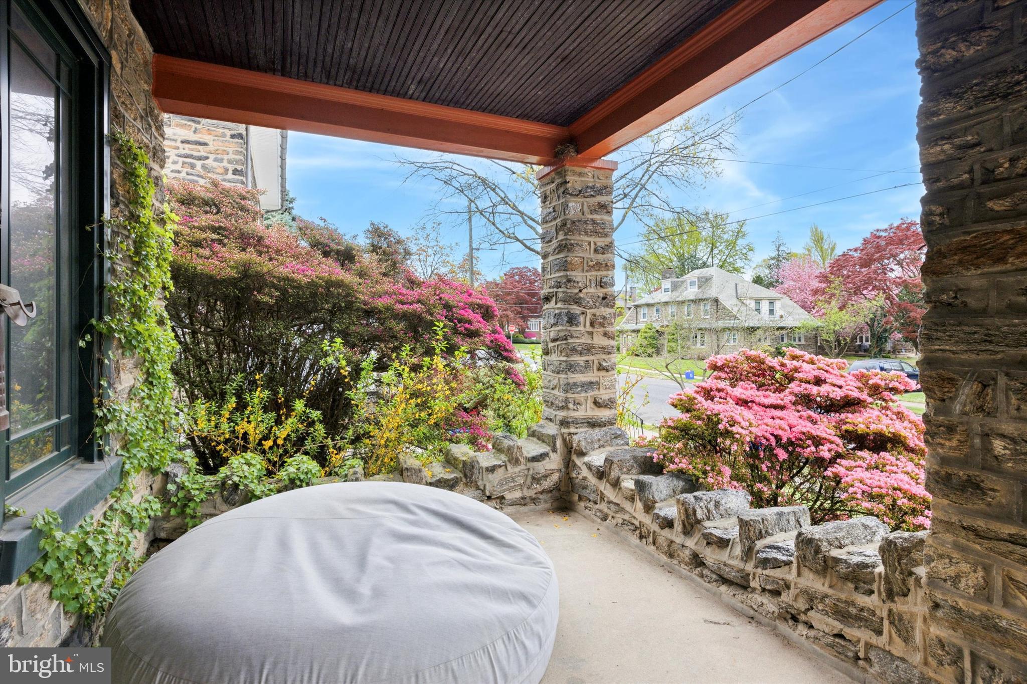 EAST OAK LANE - Residential