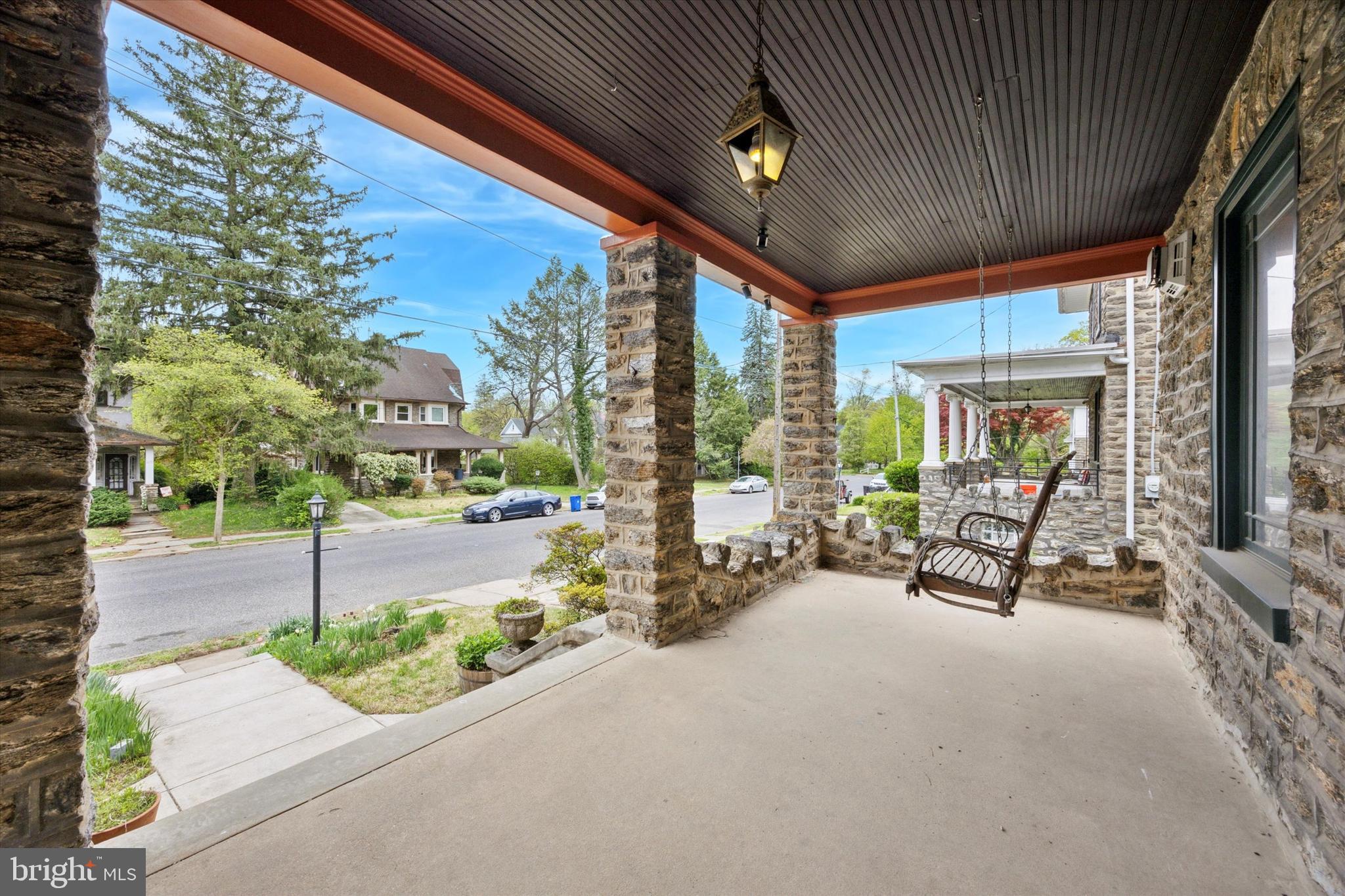 EAST OAK LANE - Residential