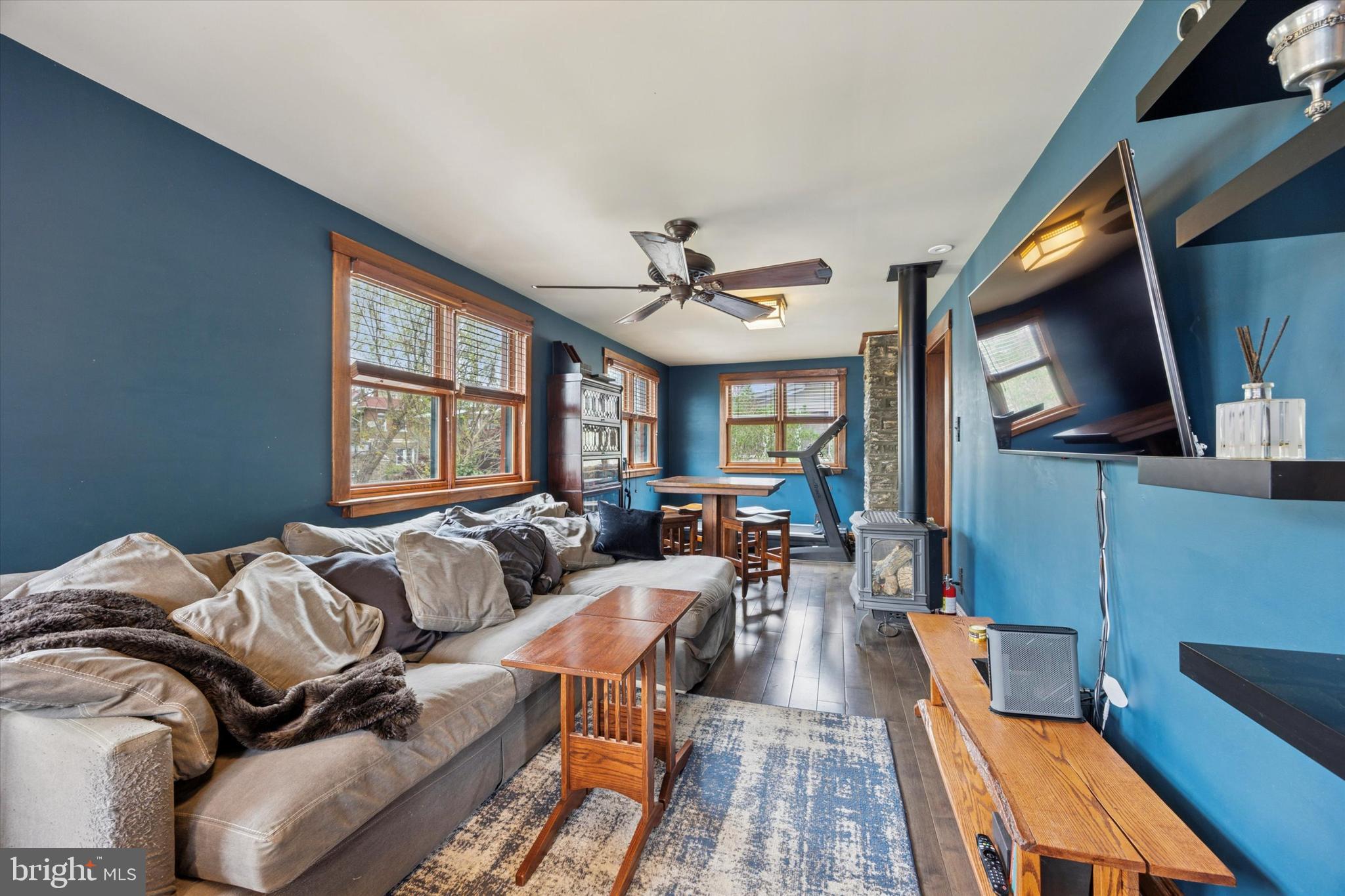 EAST OAK LANE - Residential