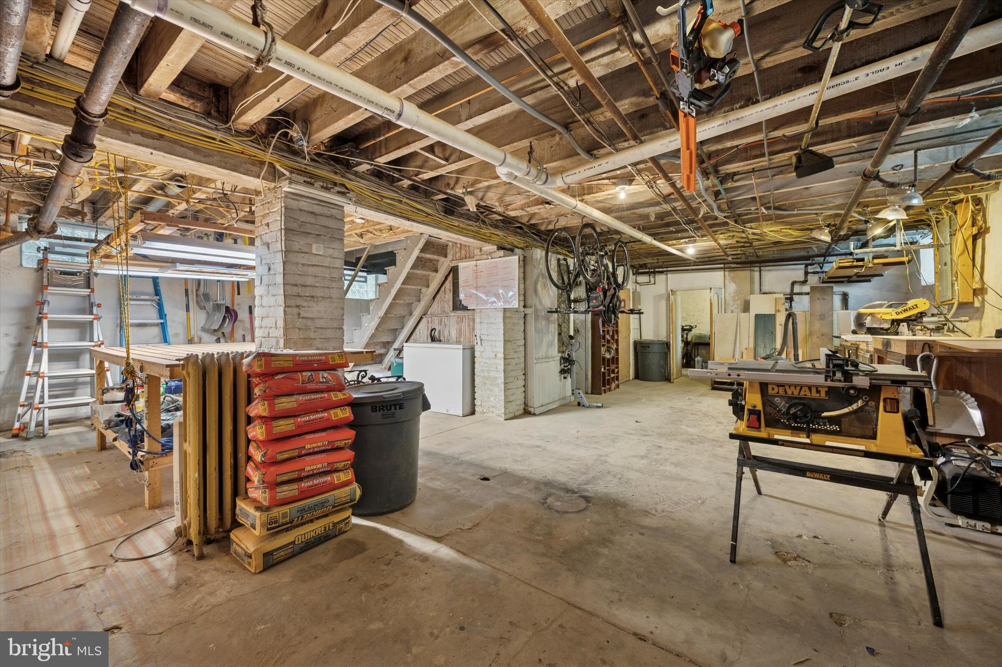 EAST OAK LANE - Residential