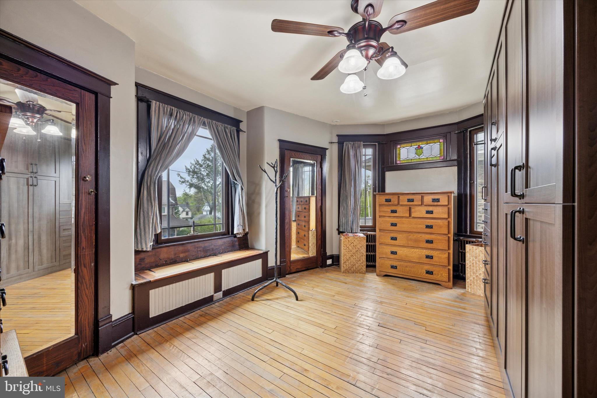 EAST OAK LANE - Residential