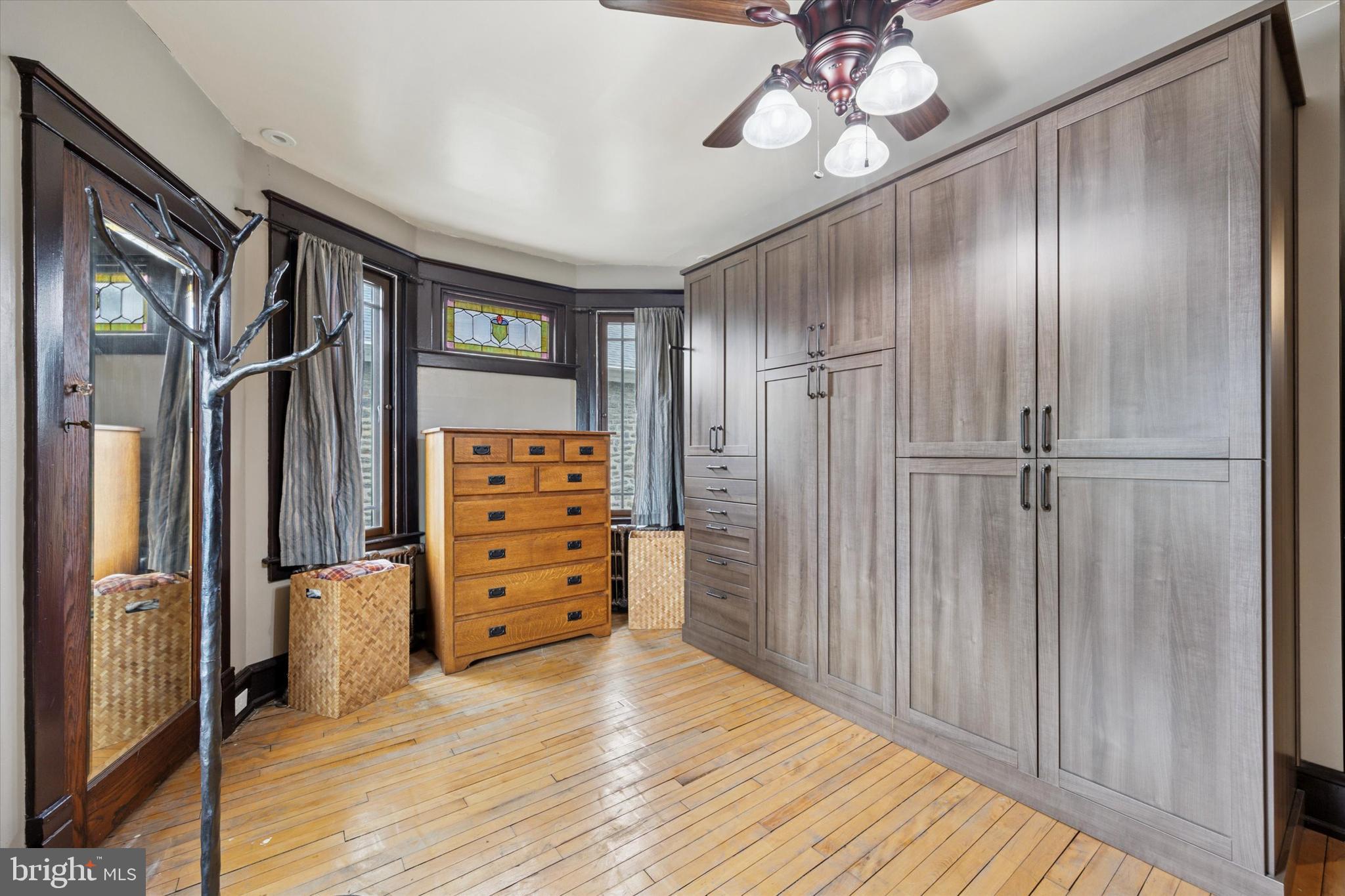 EAST OAK LANE - Residential