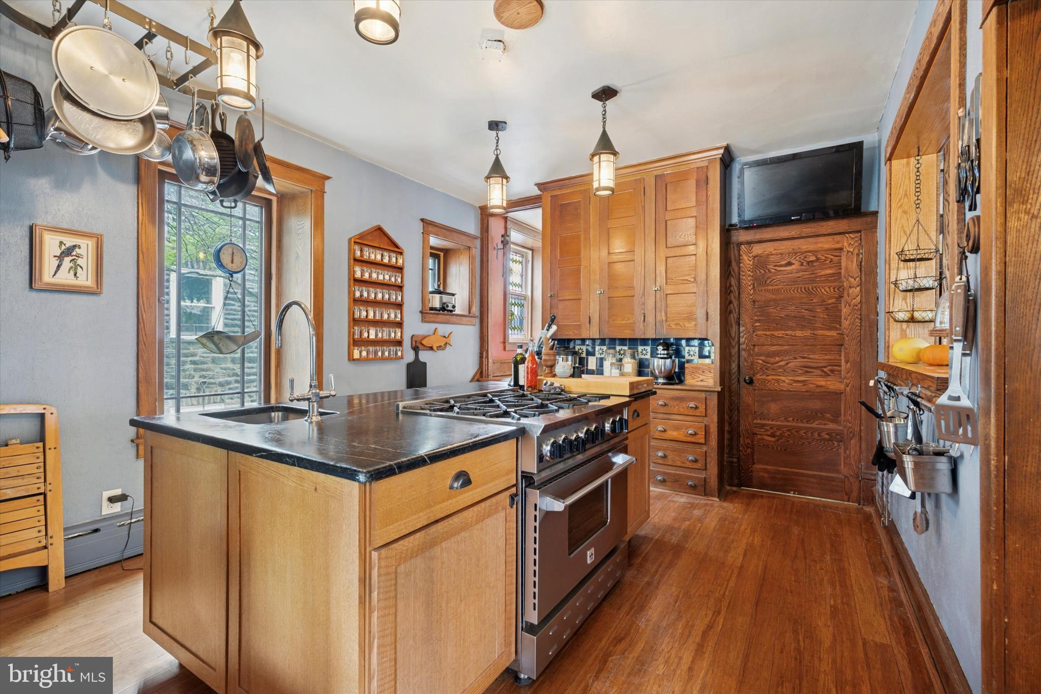 EAST OAK LANE - Residential