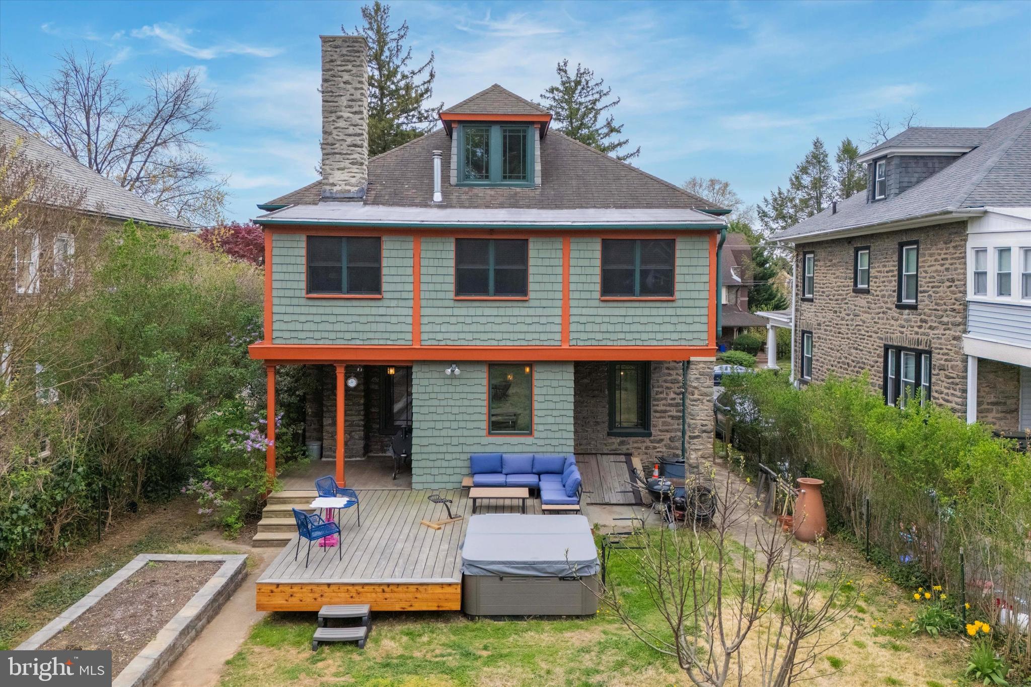 EAST OAK LANE - Residential